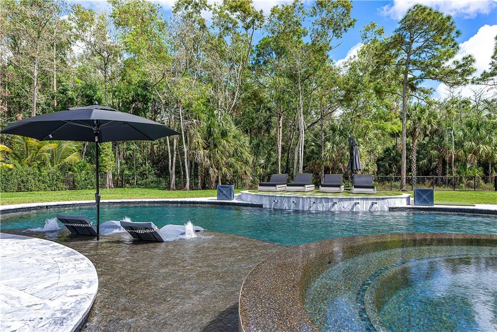 Pinehurst Woods 166-14 B - Residential