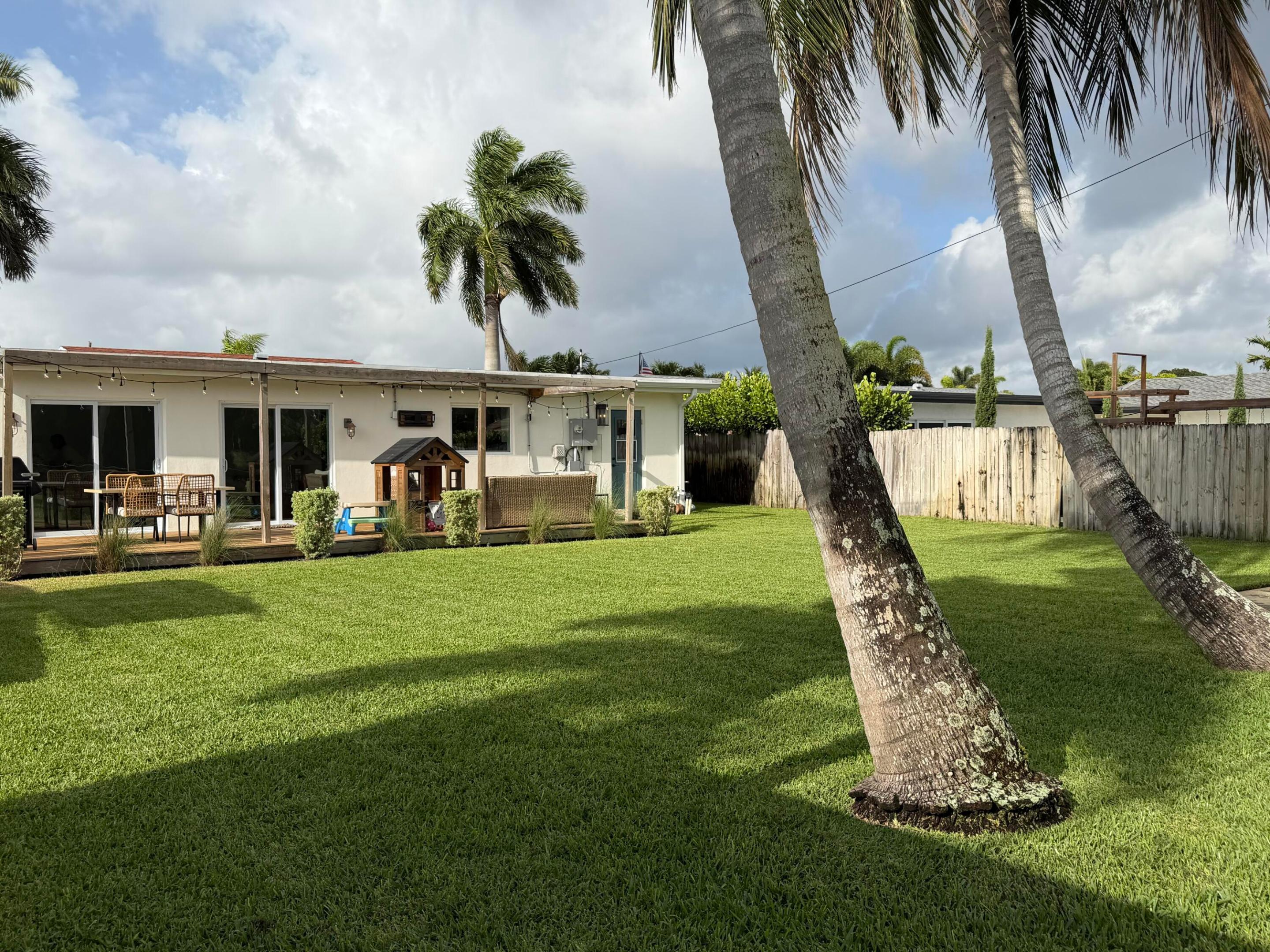 BAHAMA HEIGHTS 3 - Residential Lease