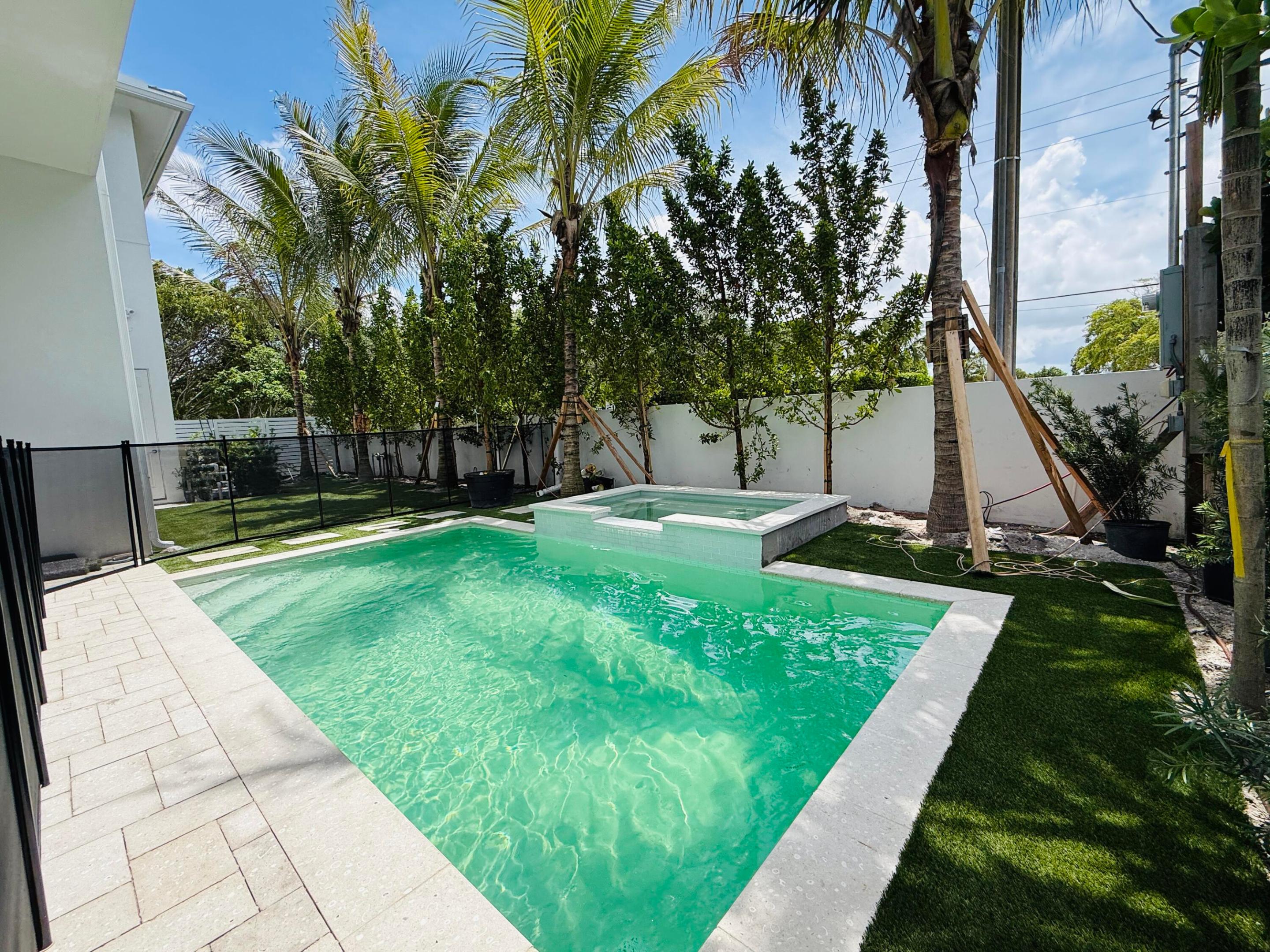 MIRAMAR SHORES - Residential