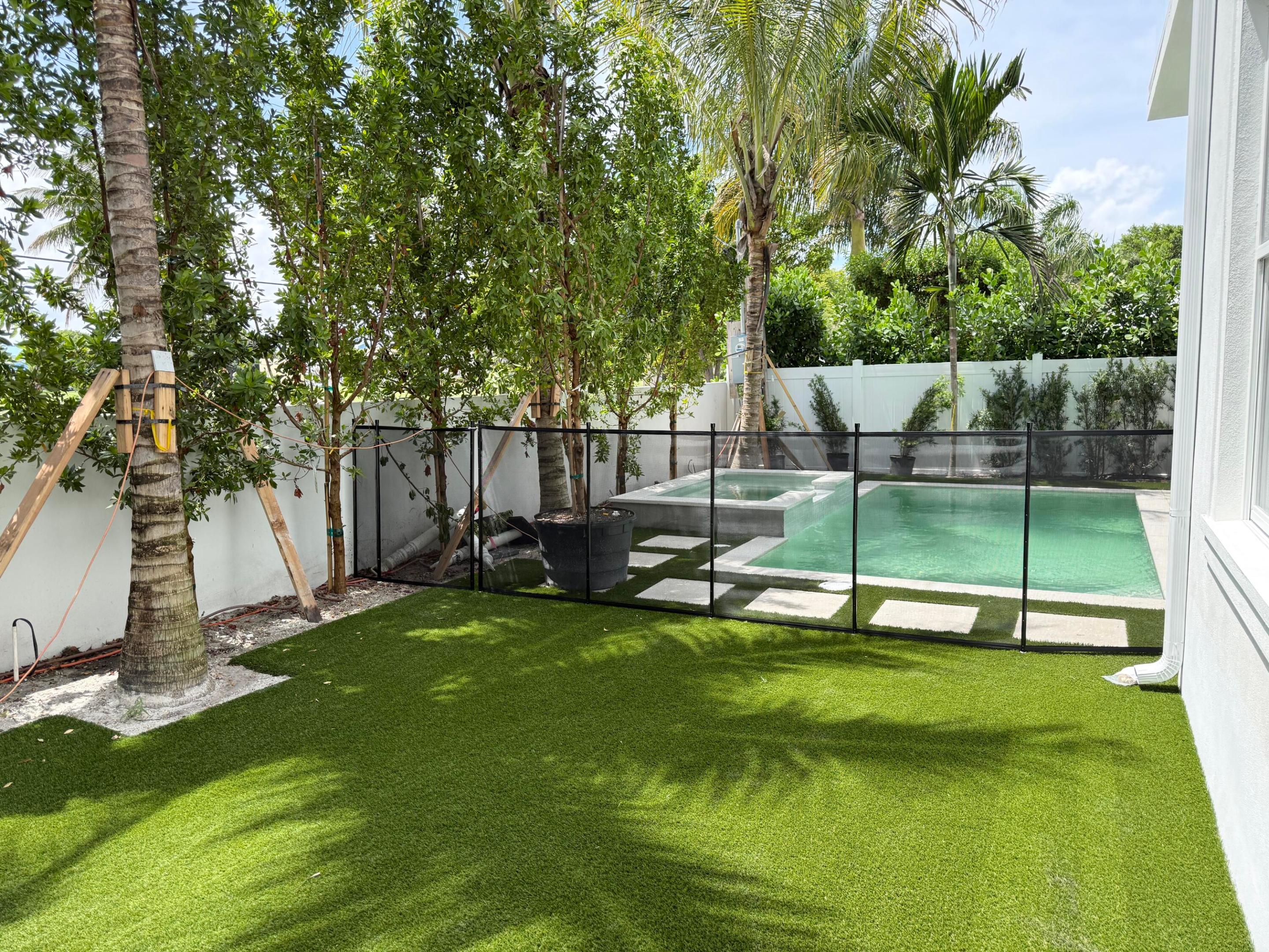MIRAMAR SHORES - Residential