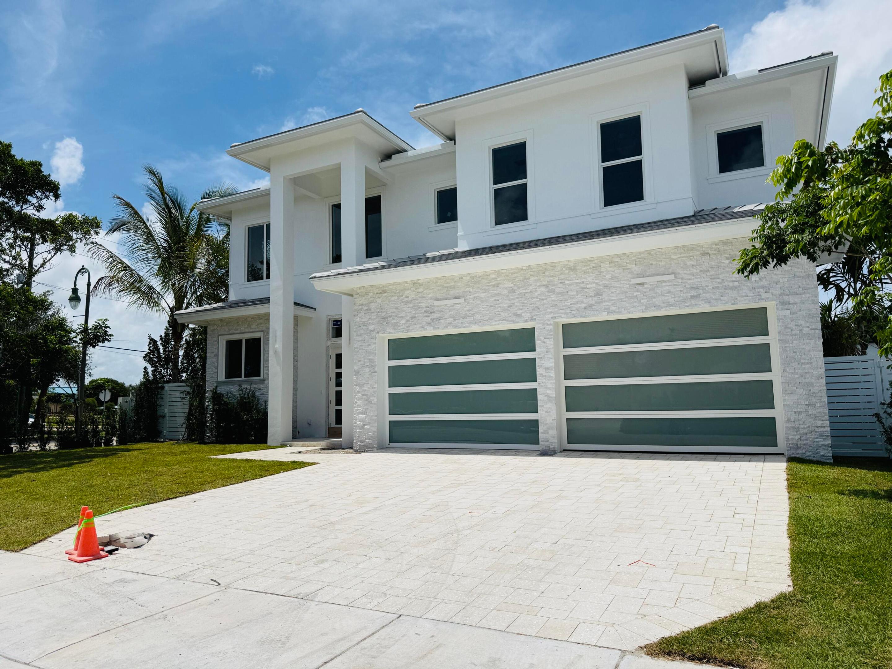 MIRAMAR SHORES - Residential