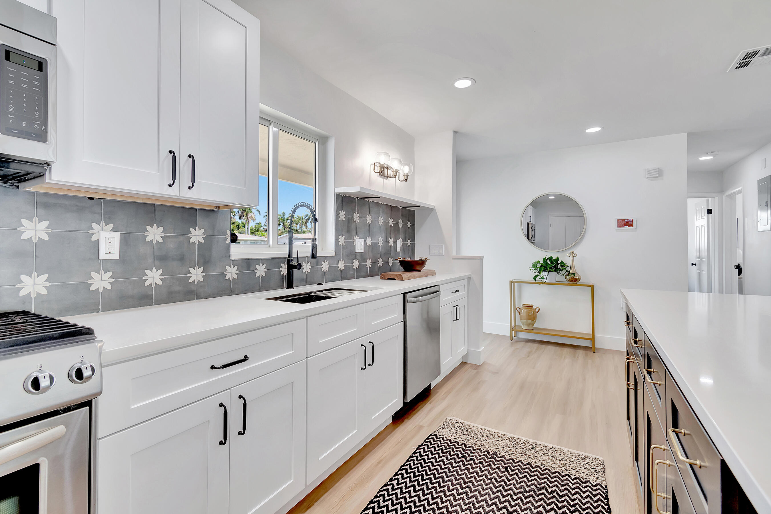 LAS PALMAS PARK - Residential Lease