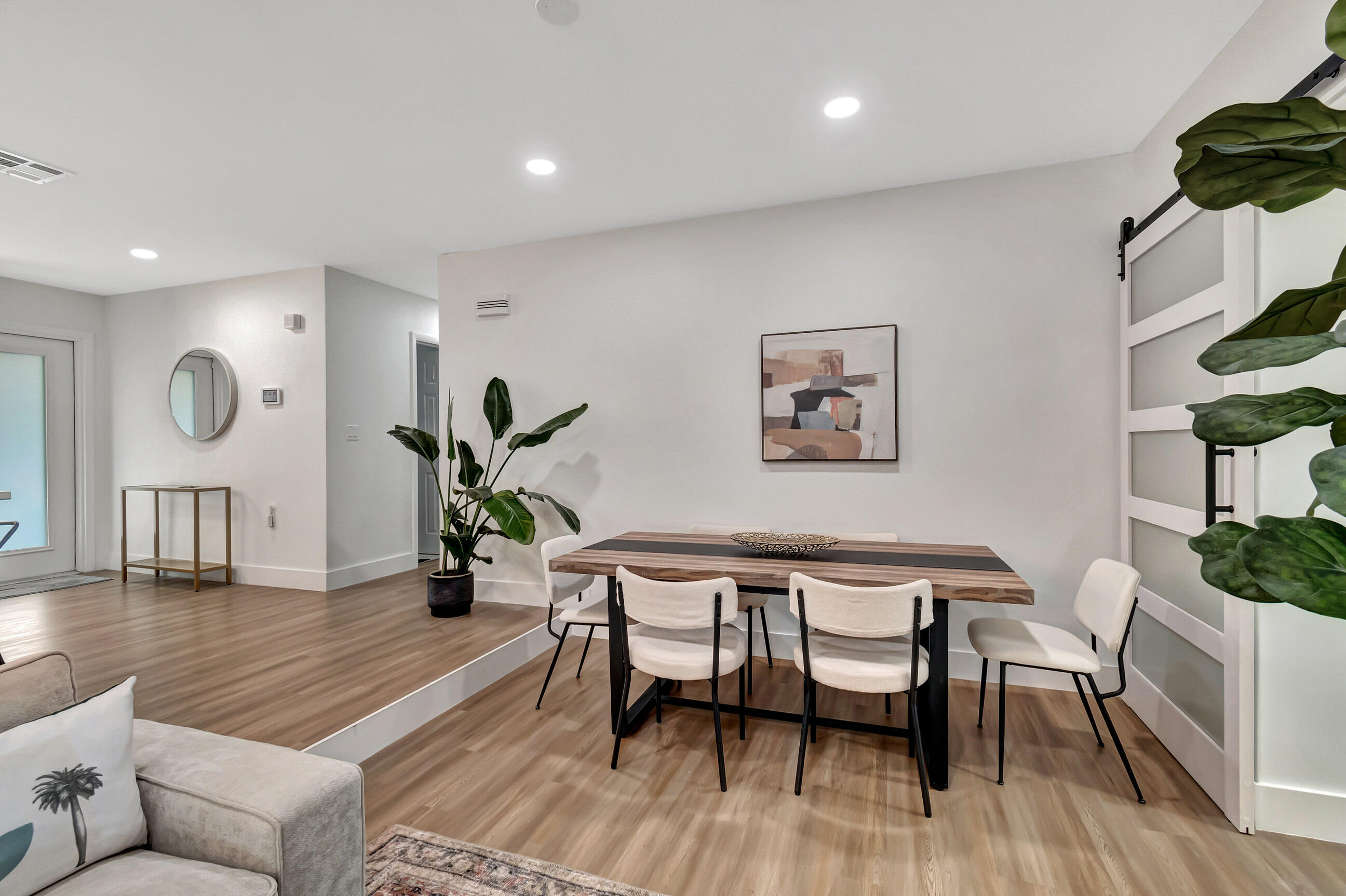 LAS PALMAS PARK - Residential Lease