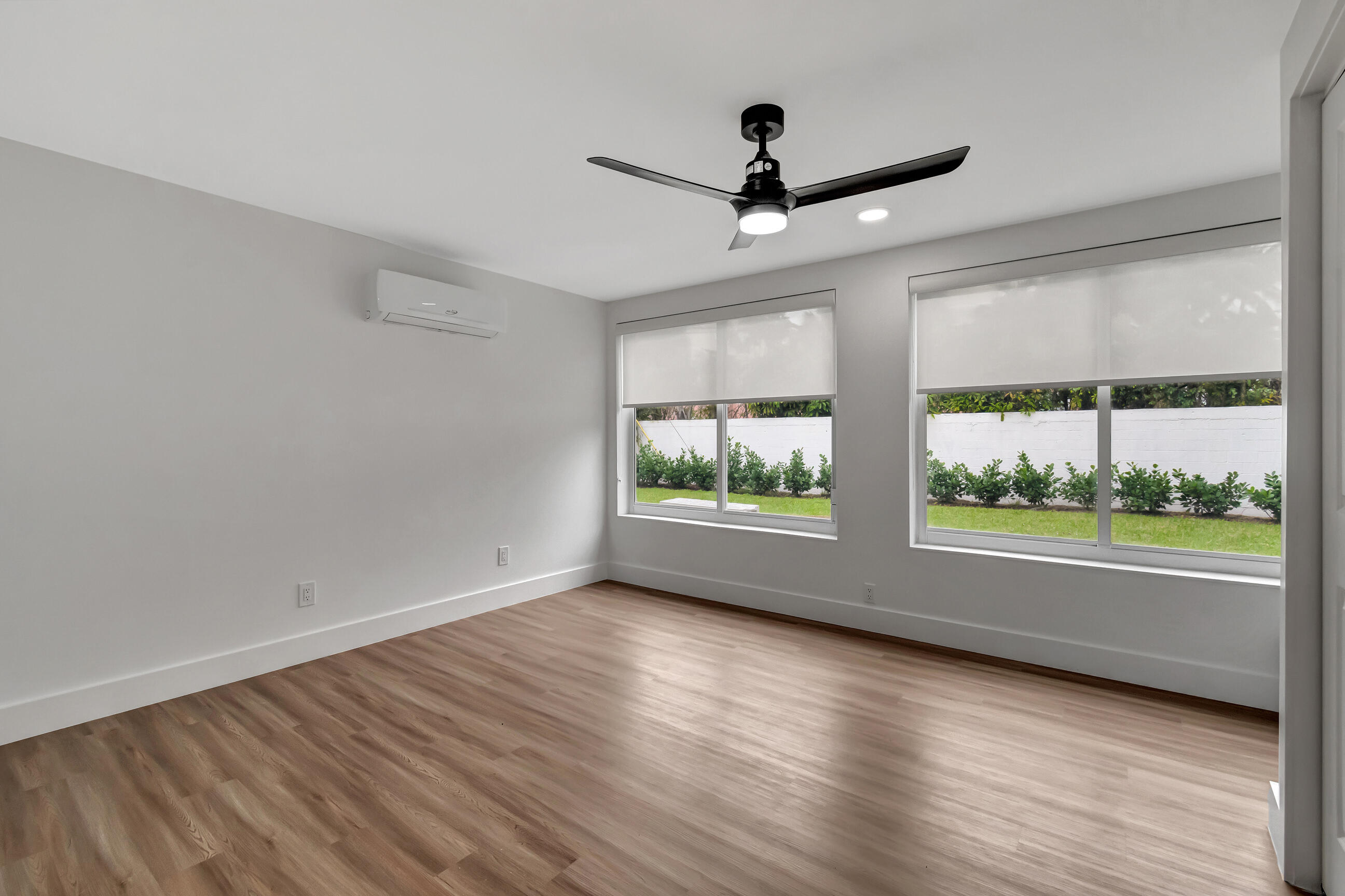 LAS PALMAS PARK - Residential Lease