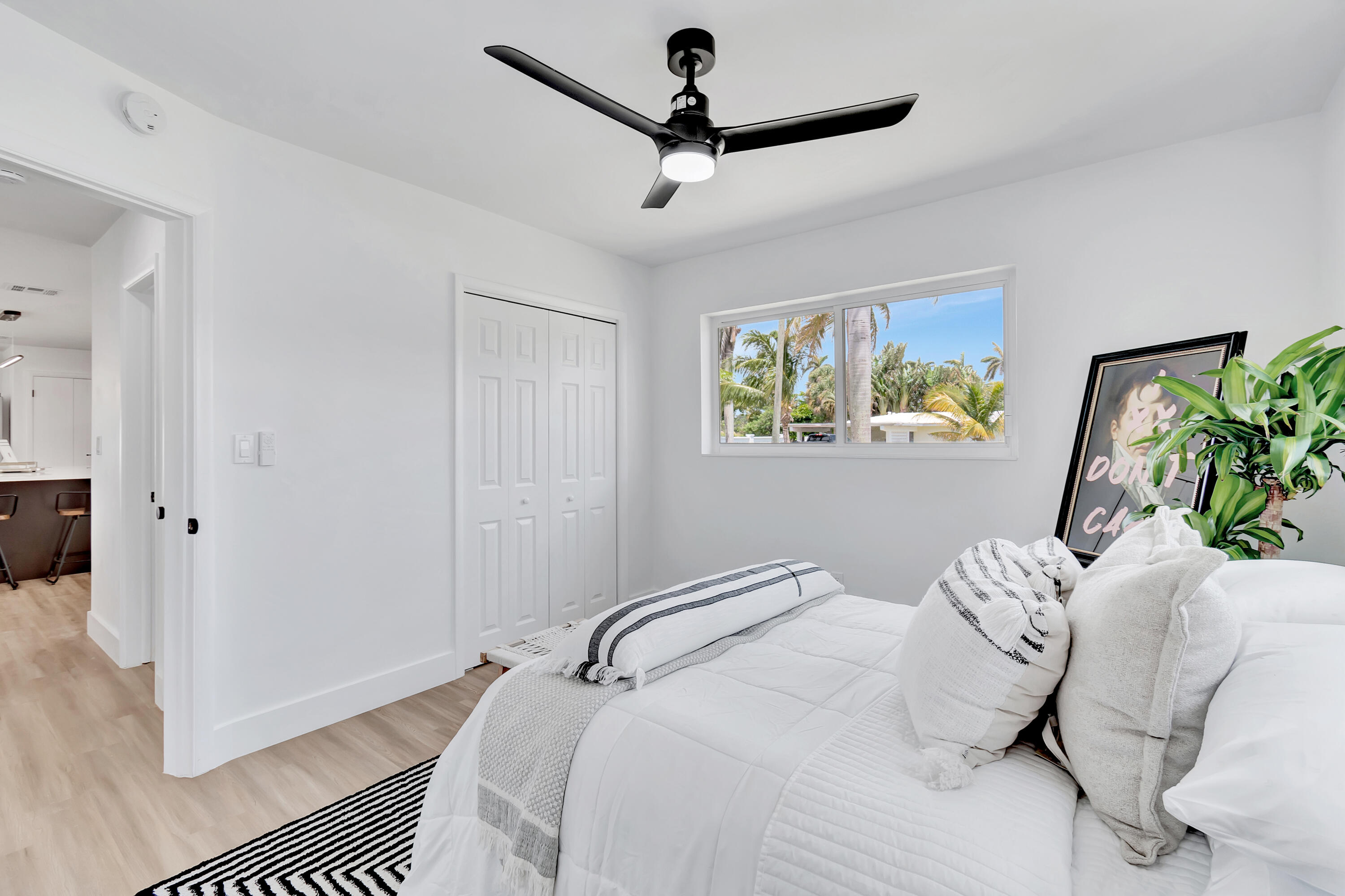 LAS PALMAS PARK - Residential Lease