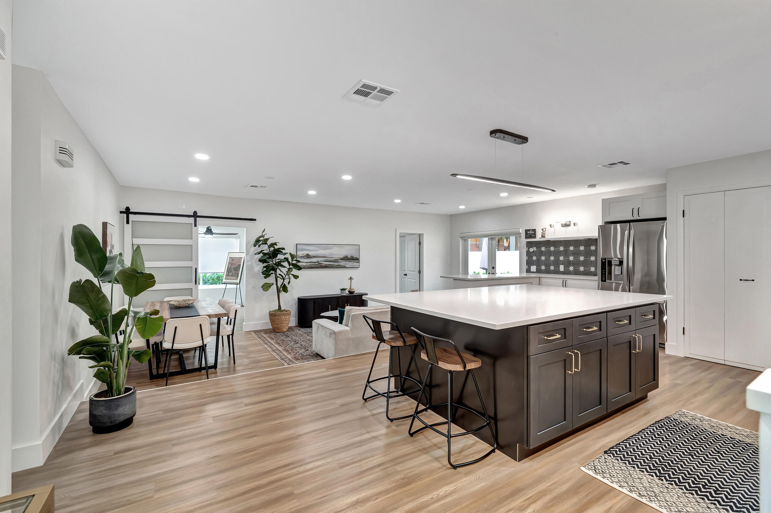 LAS PALMAS PARK - Residential Lease