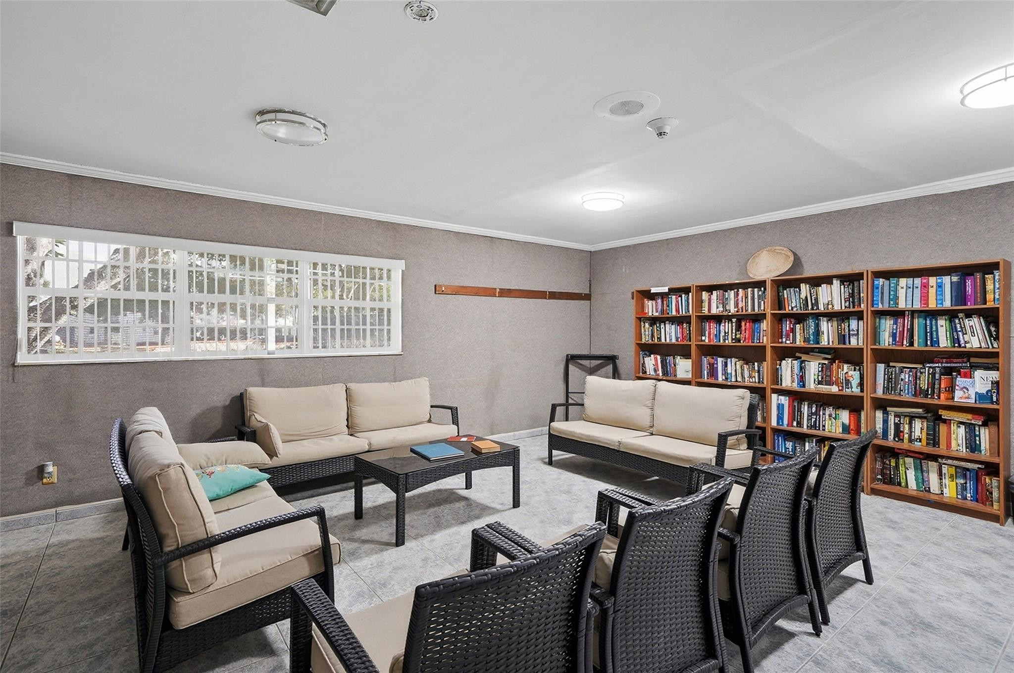 TOPAZ SOUTH CONDO - Residential