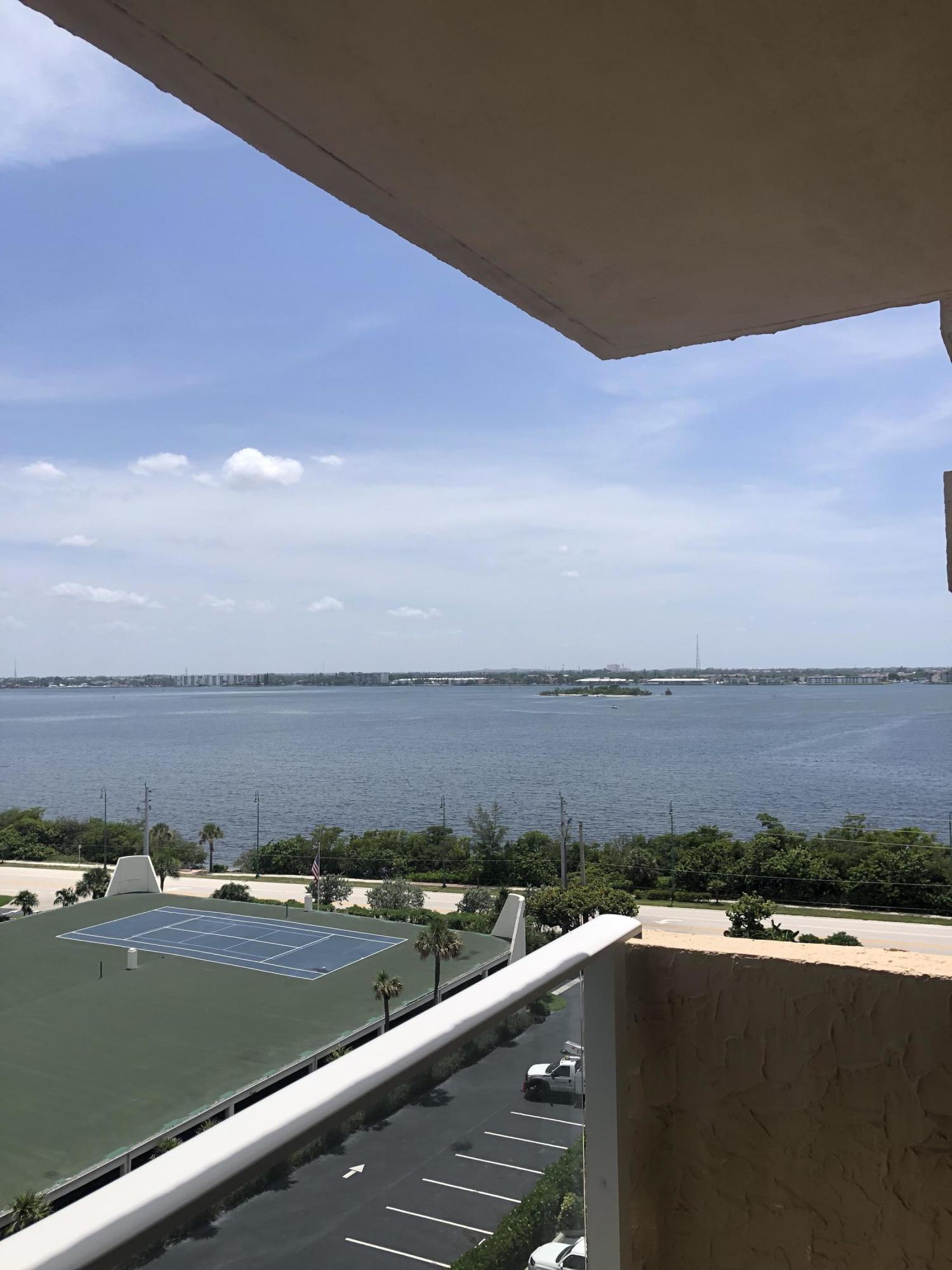 AQUARIUS CONDO - Residential