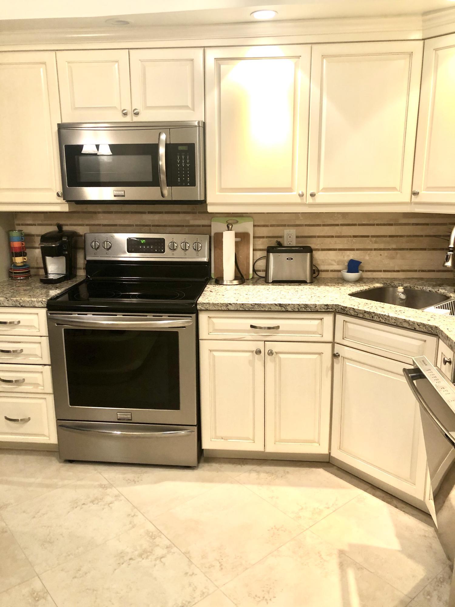 AQUARIUS CONDO - Residential
