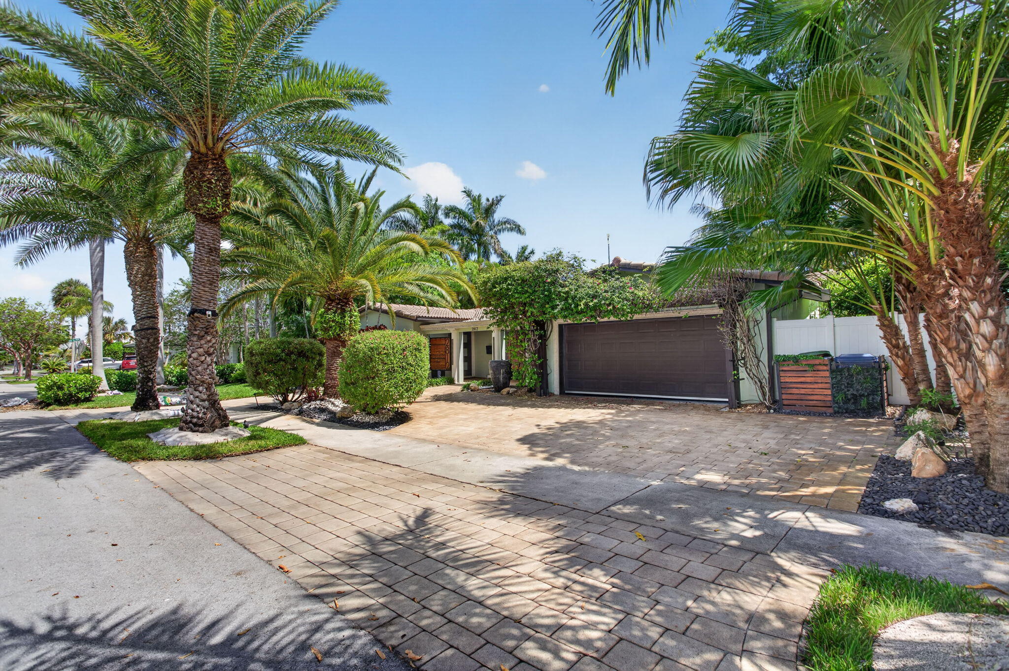 JENADA ISLE - Residential
