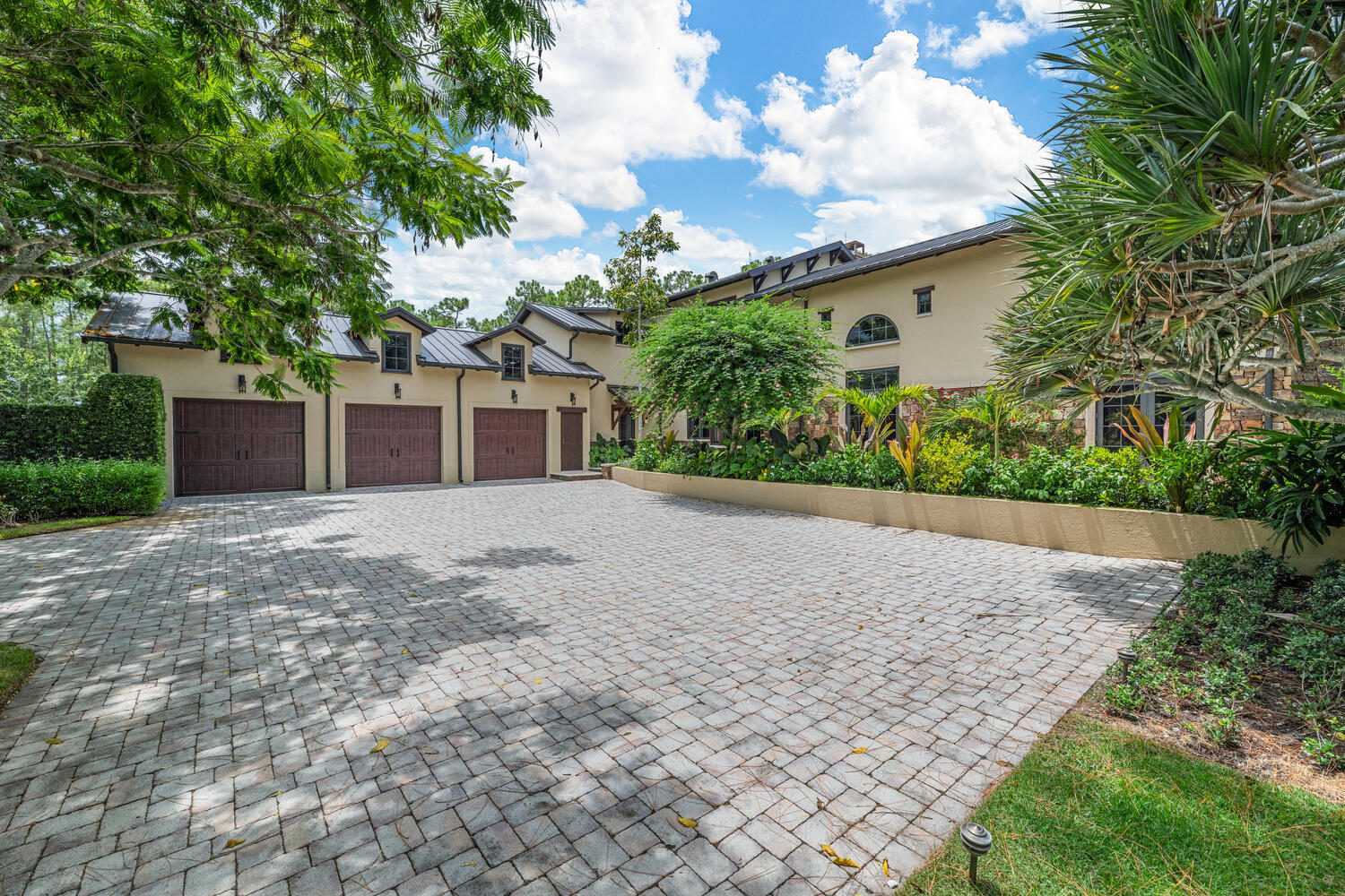 HOMELAND - Residential