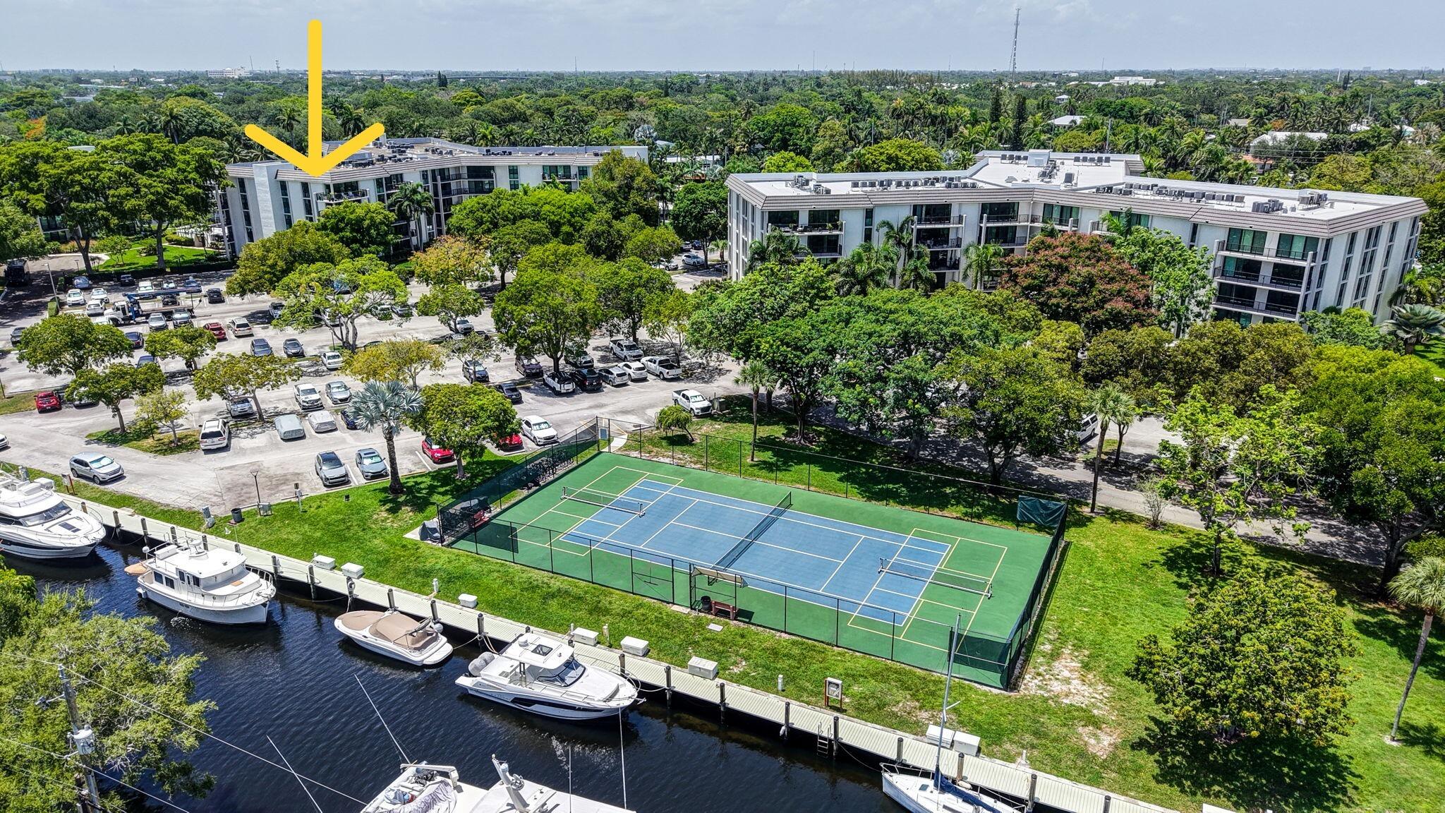 RIVER REACH CONDOMINIUM V - Residential