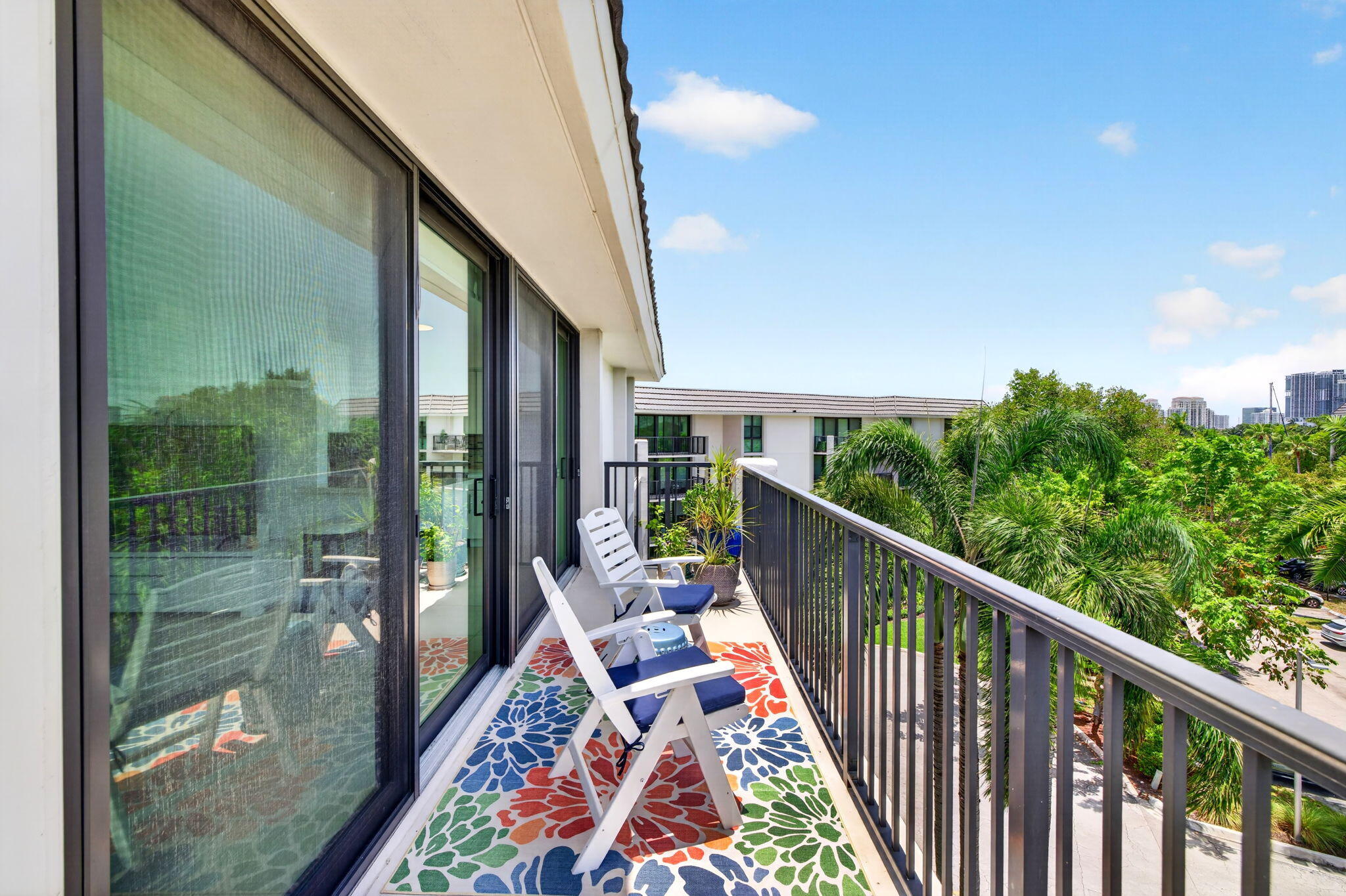 RIVER REACH CONDOMINIUM V - Residential