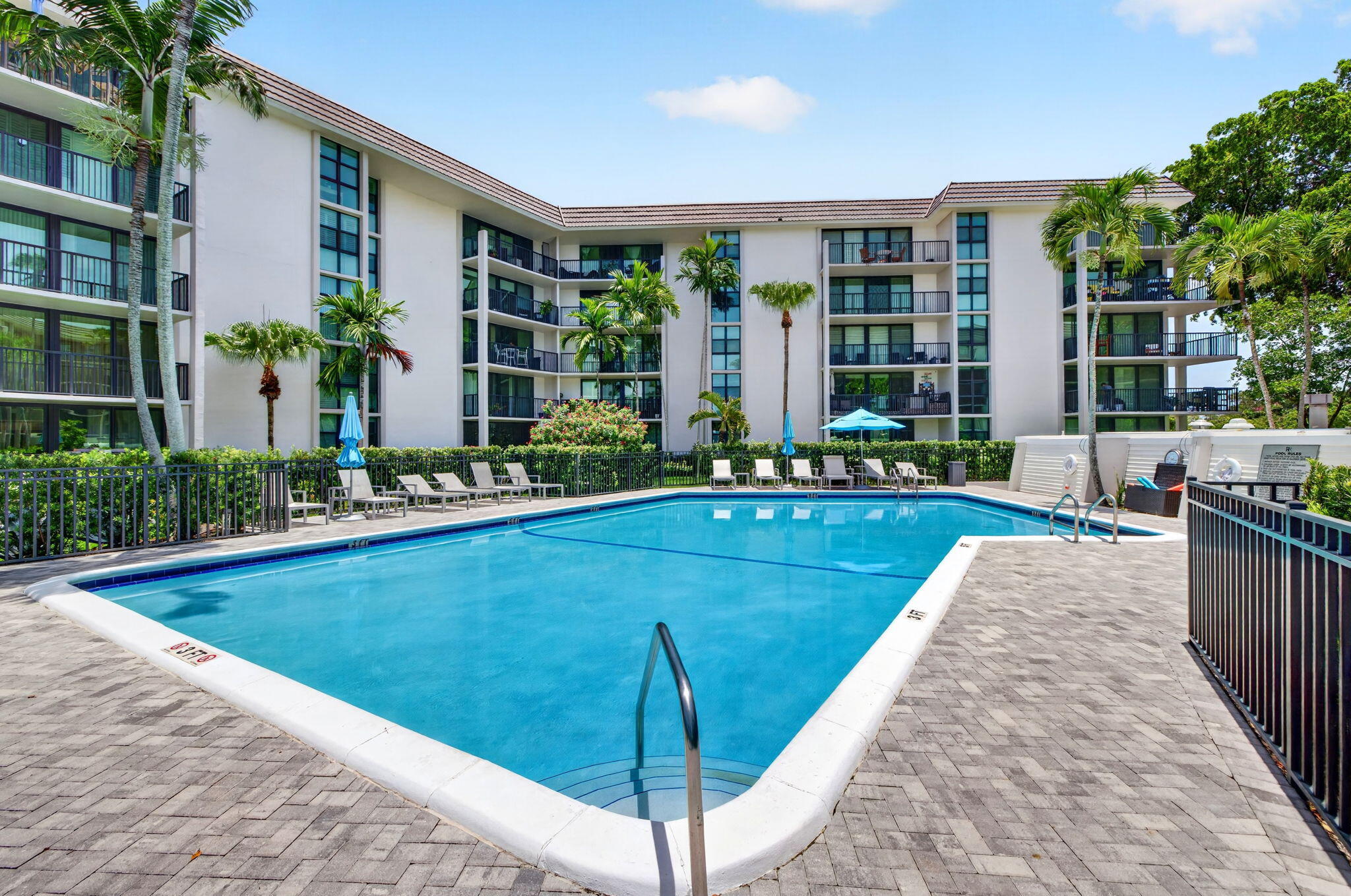 RIVER REACH CONDOMINIUM V - Residential