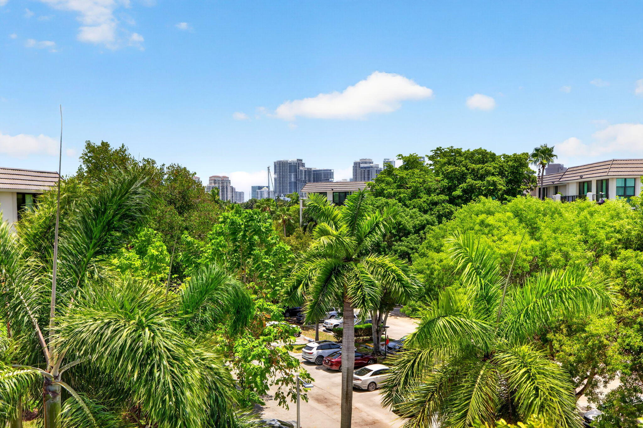 RIVER REACH CONDOMINIUM V - Residential