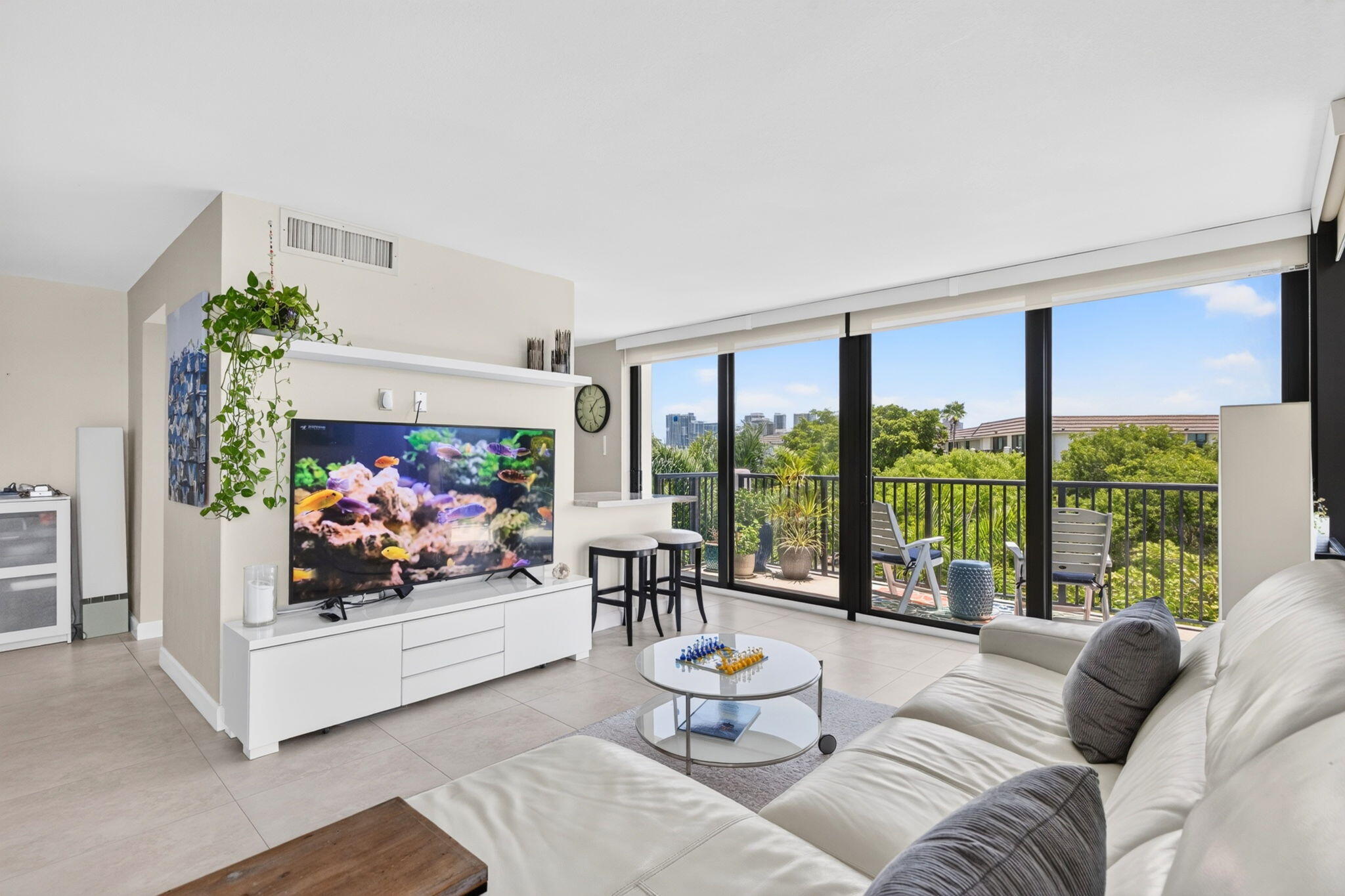 RIVER REACH CONDOMINIUM V - Residential