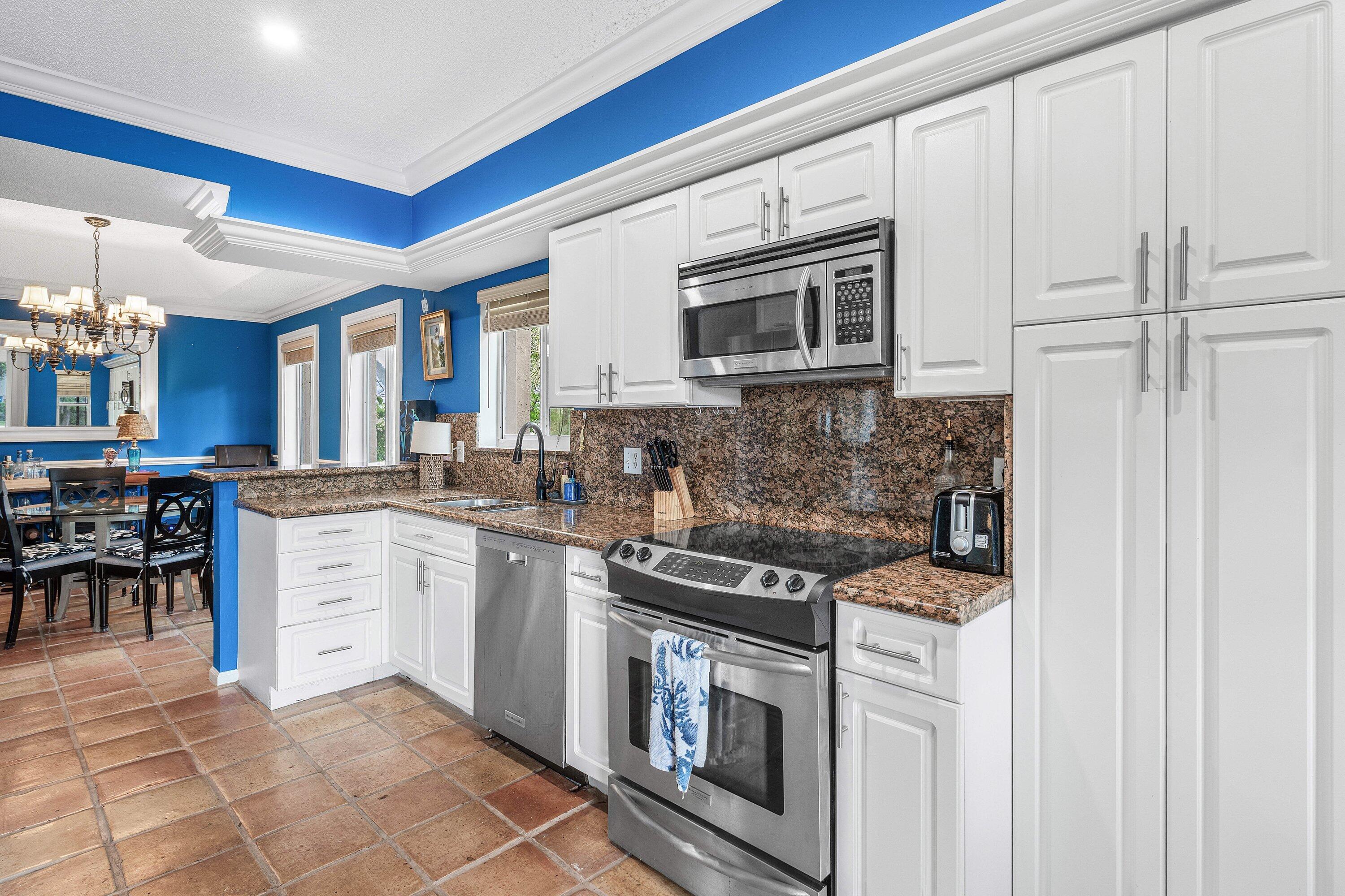 ISLES OF BOCA CONDOS ONE - Residential