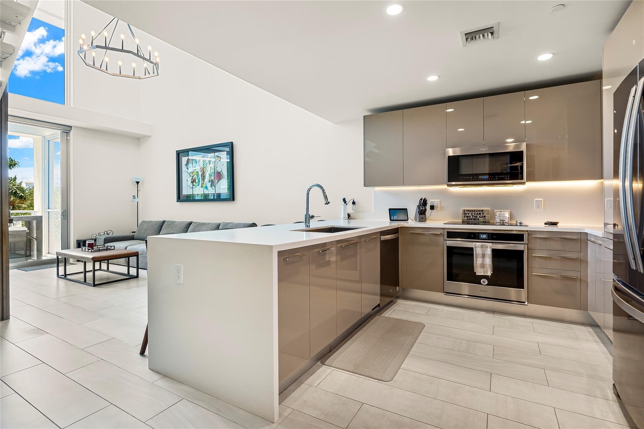 METROPICA NORTH TOWER ONE - Residential