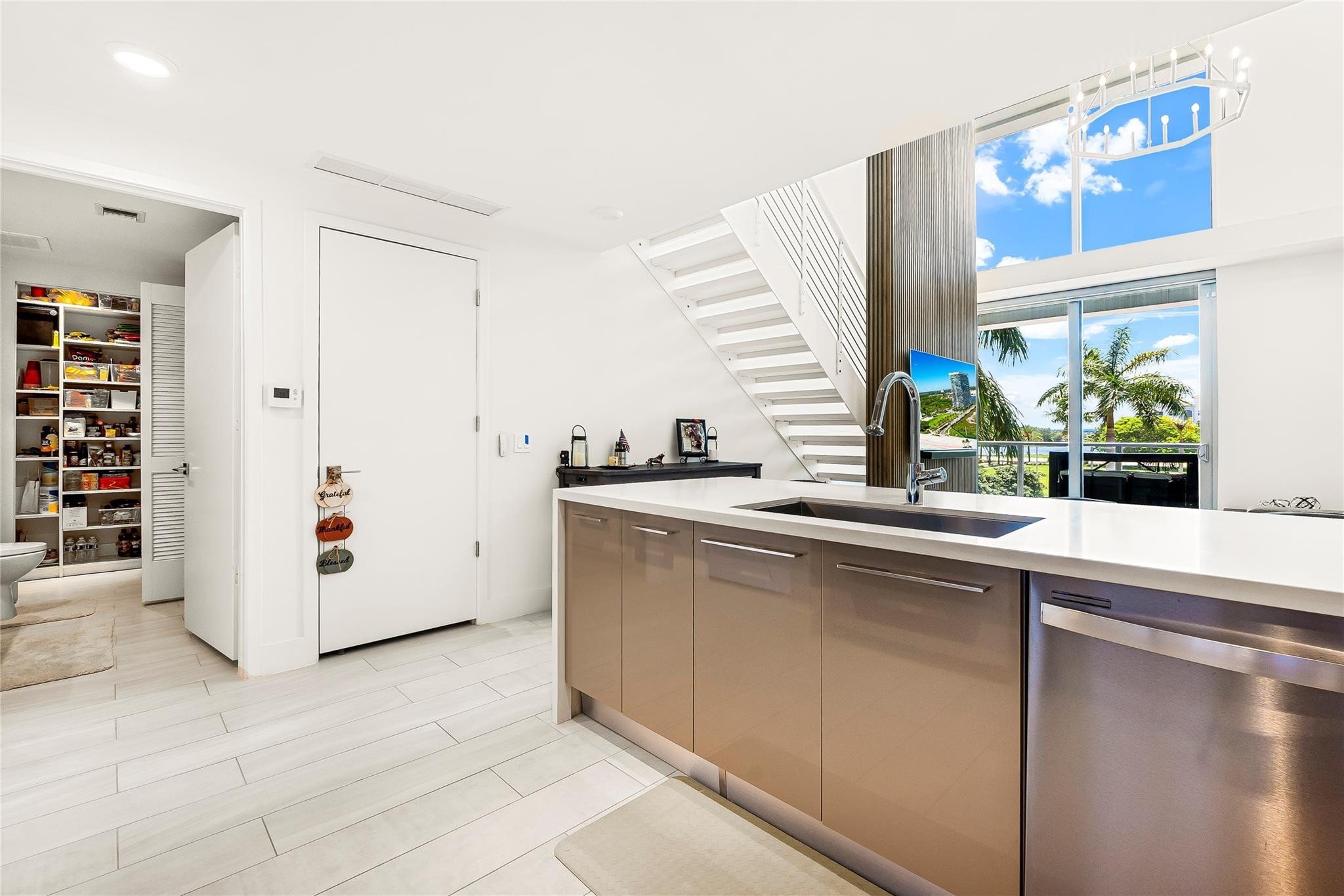 METROPICA NORTH TOWER ONE - Residential