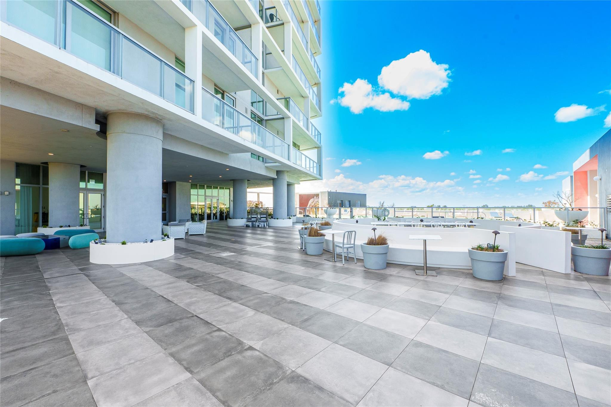 METROPICA NORTH TOWER ONE - Residential
