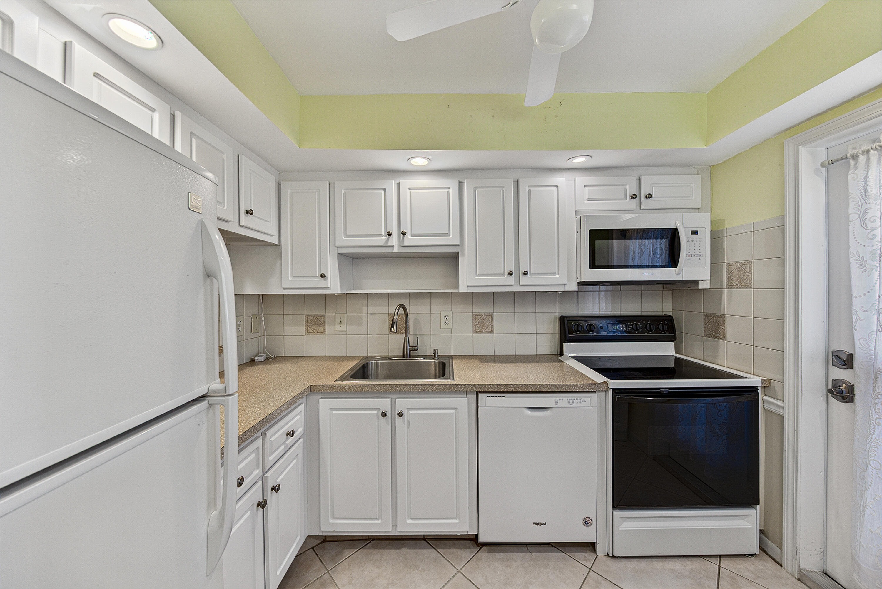 DEERFIELD BEACH GARDENS CONDO - Residential