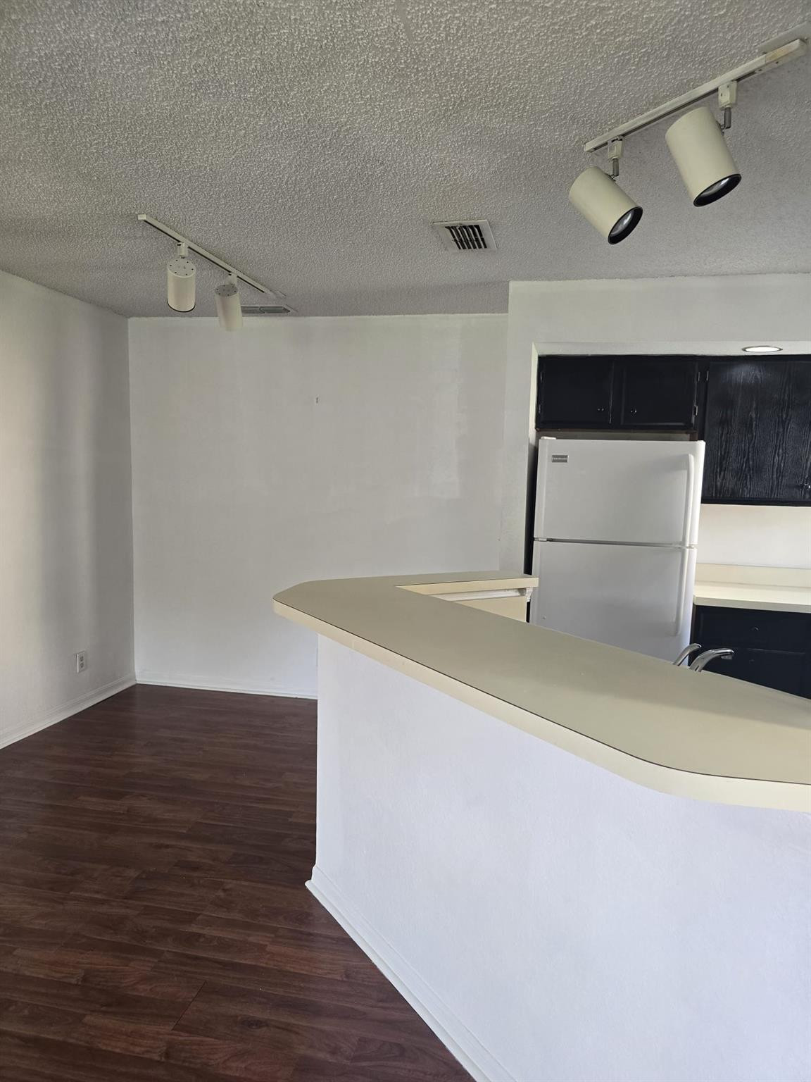CORAL KEY CONDO - Residential Lease