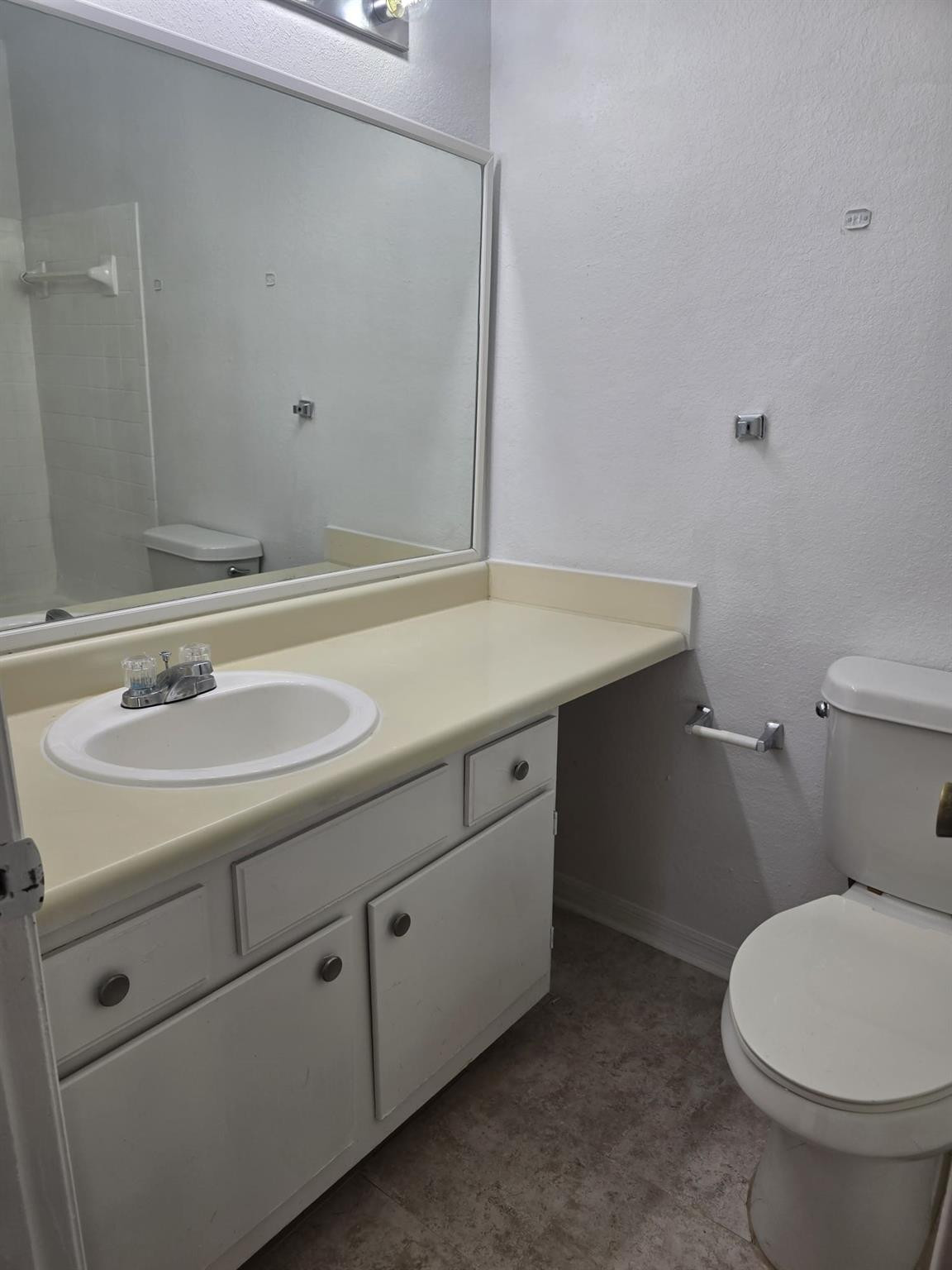 CORAL KEY CONDO - Residential Lease