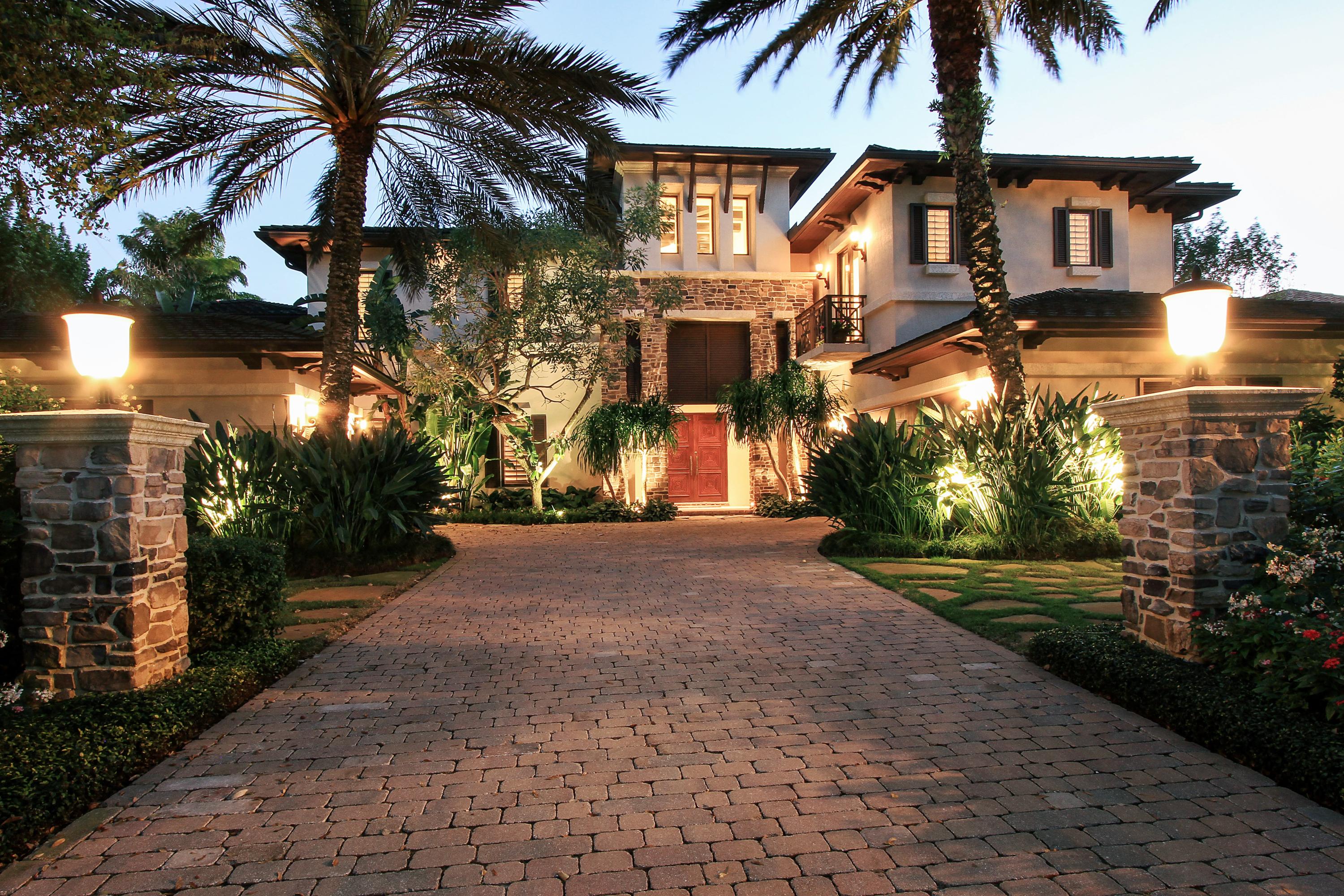ADMIRALS COVE - Residential
