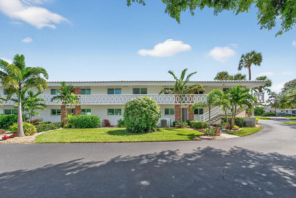 Don't miss this super clean, 2BR, 2 BA in highly sought after Blair House in the heart of Tequesta. 55+ Community, no pets. Enjoy the large Living/dining room combination. The spacious screened porch overlooks the community green space and is just steps to the pool. Cable & Water included in HOA. Conveniently located in the heart of Tequesta, Blair House is close to shopping, restaurants and beautiful beaches.
