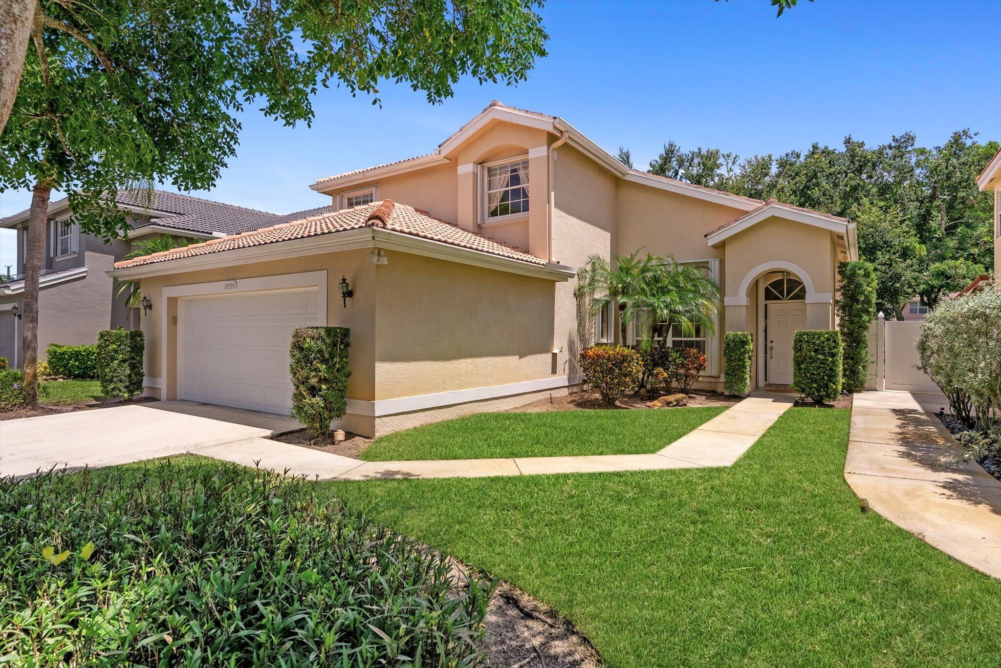 LAKES AT BOCA RATON PAR E - Residential