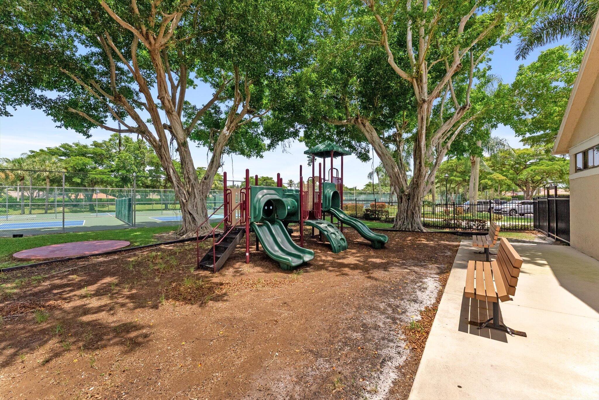 LAKES AT BOCA RATON PAR E - Residential