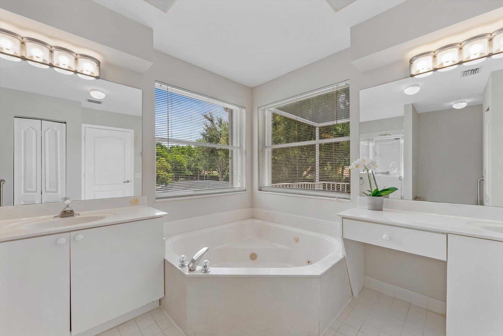 LAKES AT BOCA RATON PAR E - Residential