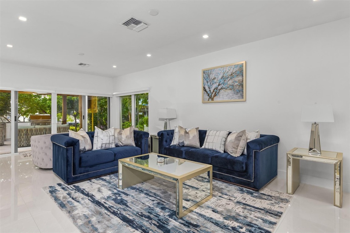 SUNRISE KEY - Residential