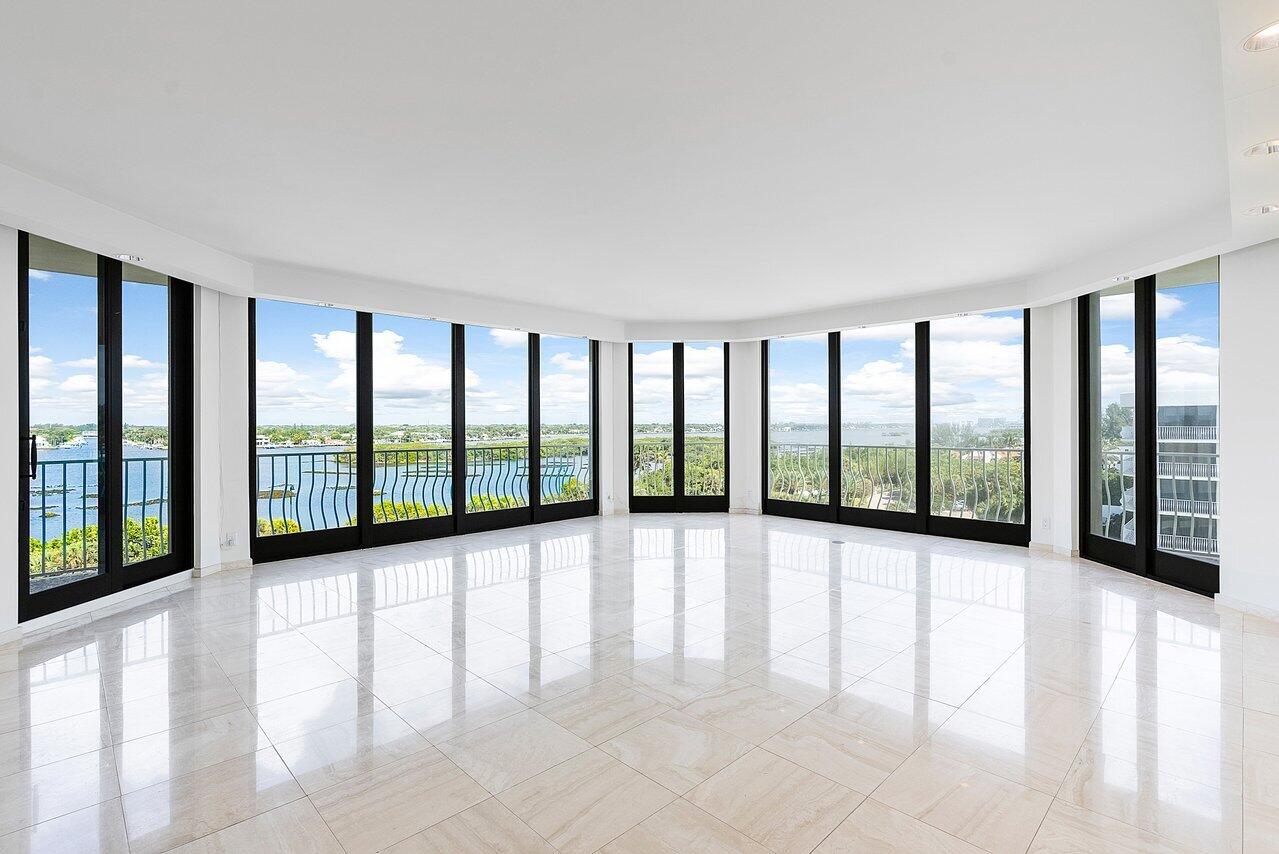 TWO THOUSAND CONDO - Residential