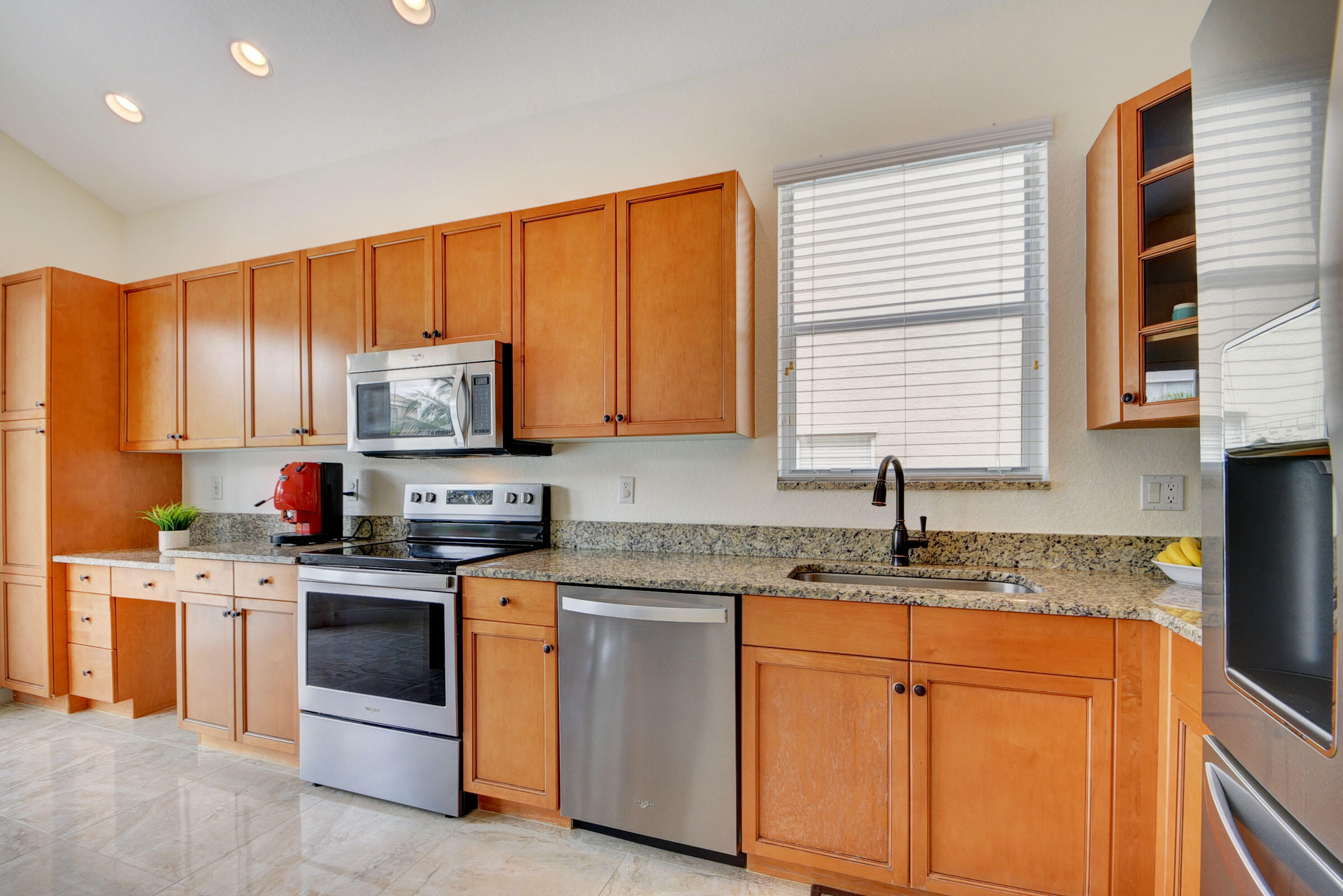 MADISON GREEN 1 PARS F, G AND I - Residential Lease