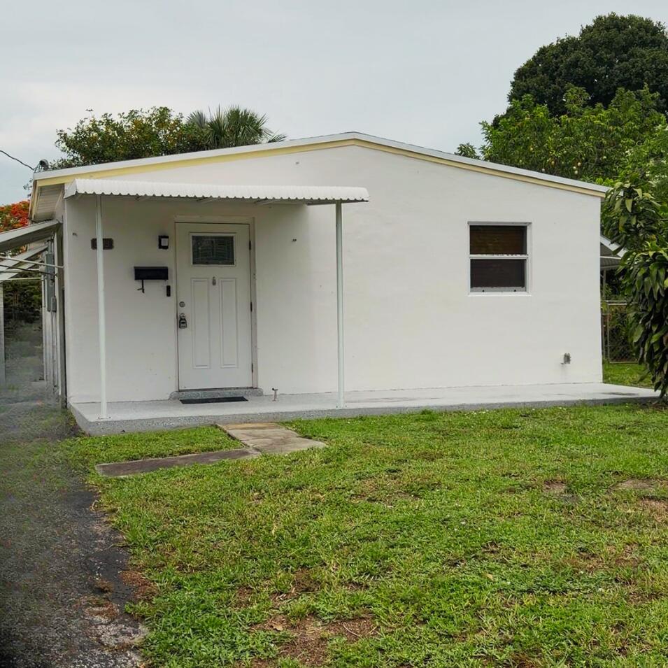Welcome to this well-maintained home in the heart of Margate! Offering a perfect blend of comfort and peace of mind, this CBS property features several major updates, including a 2016 roof, 021 air conditioning system, 2020 water heater, and impact windows installed in 2010. These valuable improvements help provide energy efficiency, storm protection, and long-term savings.  Conveniently located near shopping, dining, parks, schools, and major highways, this home offers both comfort and accessibility. Whether you're a first-time homebuyer, looking to downsize, or searching for an excellent investment opportunity, this property is ready for you to make it your own.  Don't miss the opportunity! Pictures coming soon. ¡Bienvenido a esta muy bien mantenida casa en el corazón de Margate! Esta propiedad construida de concreto  ofrece la combinación perfecta de comodidad y tranquilidad, gracias a importantes mejoras realizadas a lo largo de los años, incluyendo un techo instalado en 2016, aire acondicionado de 2021, calentador de agua de 2020 y ventanas de impacto instaladas en 2010. Estas actualizaciones brindan mayor eficiencia energética, protección contra tormentas y ahorro a largo plazo.  Ubicada en una zona privilegiada, cerca de centros comerciales, restaurantes, parques, escuelas y las principales vías de acceso, esta vivienda ofrece comodidad y una excelente ubicación. Ya sea que estés comprando tu primera casa, buscando reducir espacio o quieras una excelente oportunidad de inversión, esta propiedad está lista para que la conviertas en tu nuevo hogar.  ¡No dejes pasar esta oportunidad! ¡Fotos próximamente!