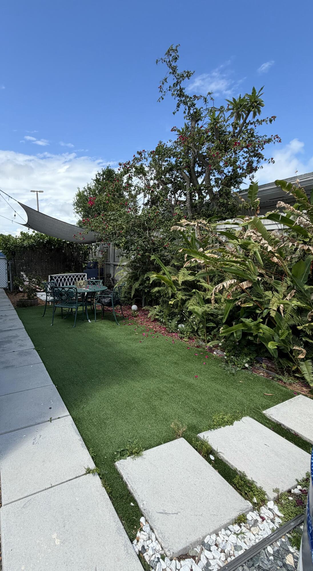 FRANK ADD TO HOLLYWOOD - Residential Lease