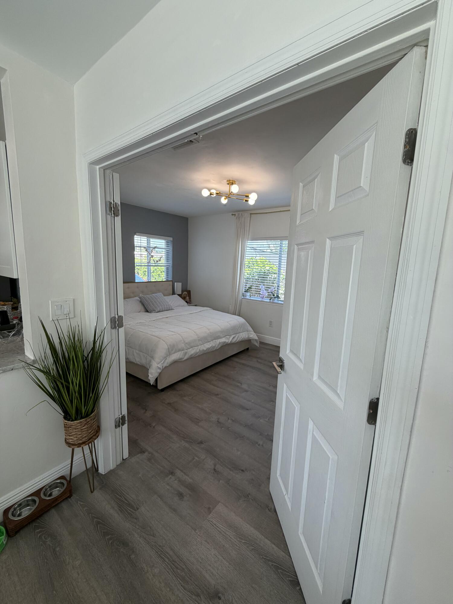 FRANK ADD TO HOLLYWOOD - Residential Lease