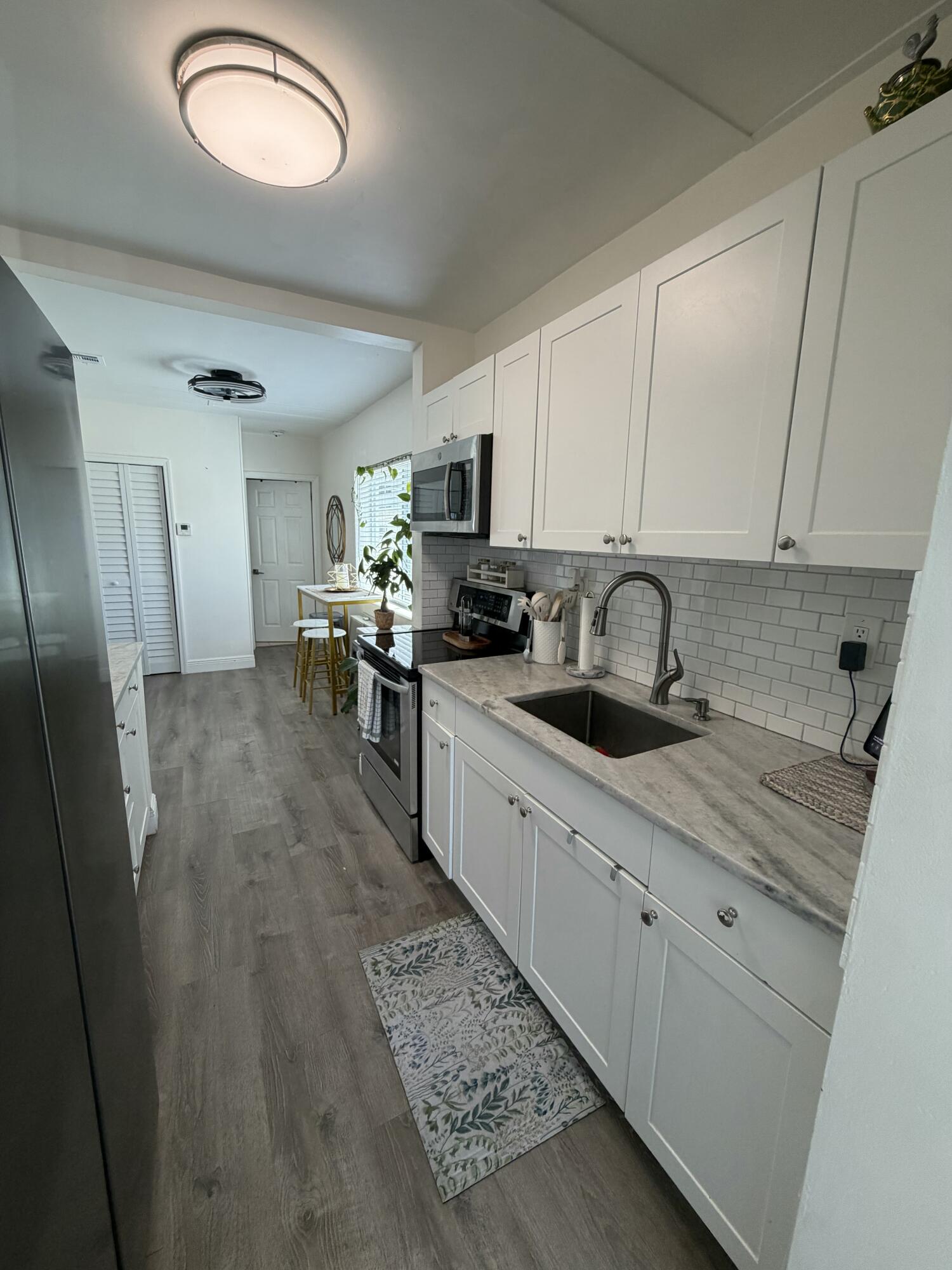 FRANK ADD TO HOLLYWOOD - Residential Lease