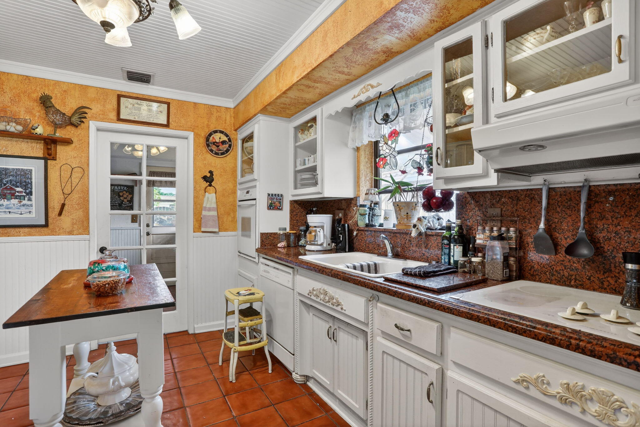 HILLSBORO ESTATES - Residential