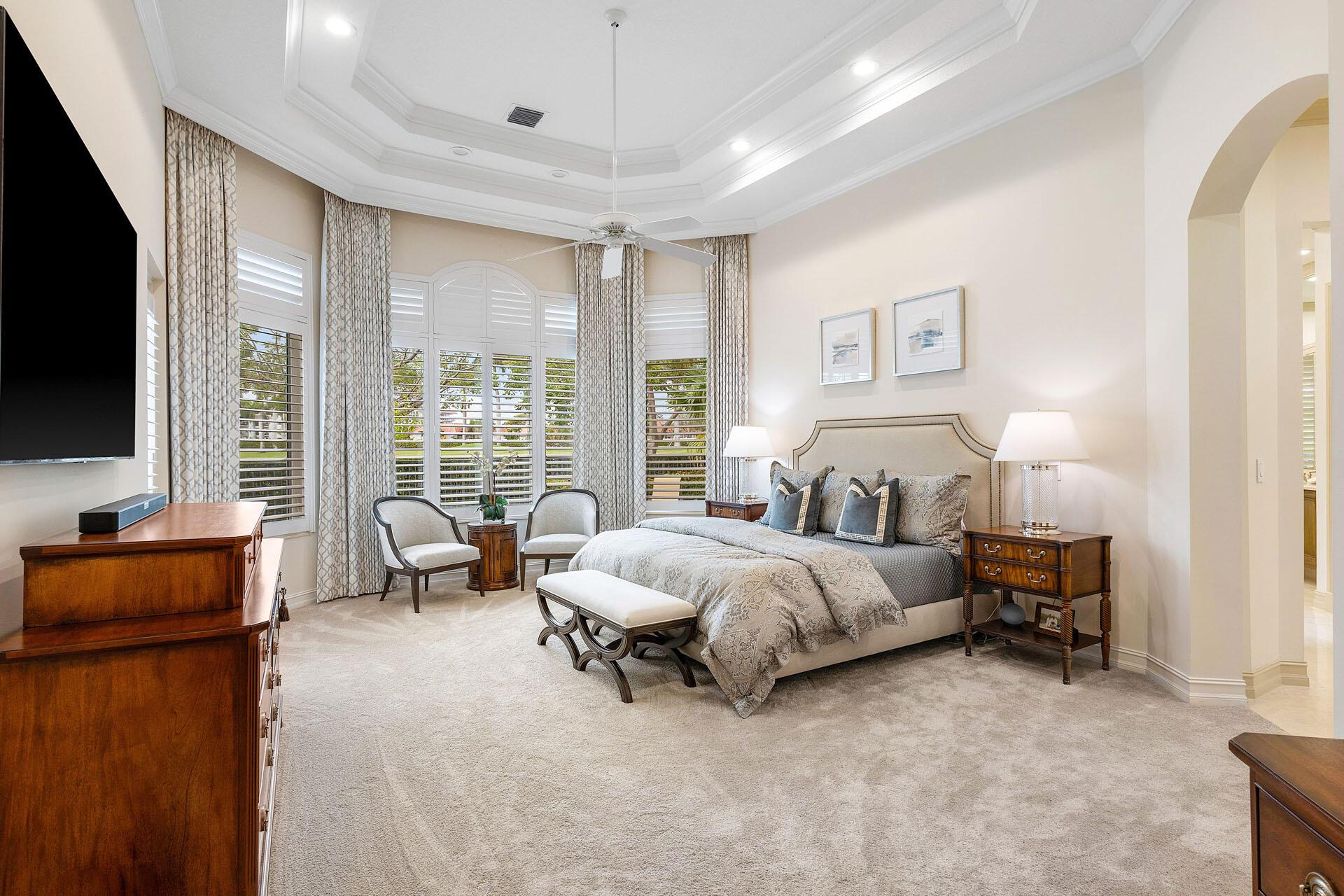 ROYAL PALM YACHT & COUNTRY CLUB - Residential