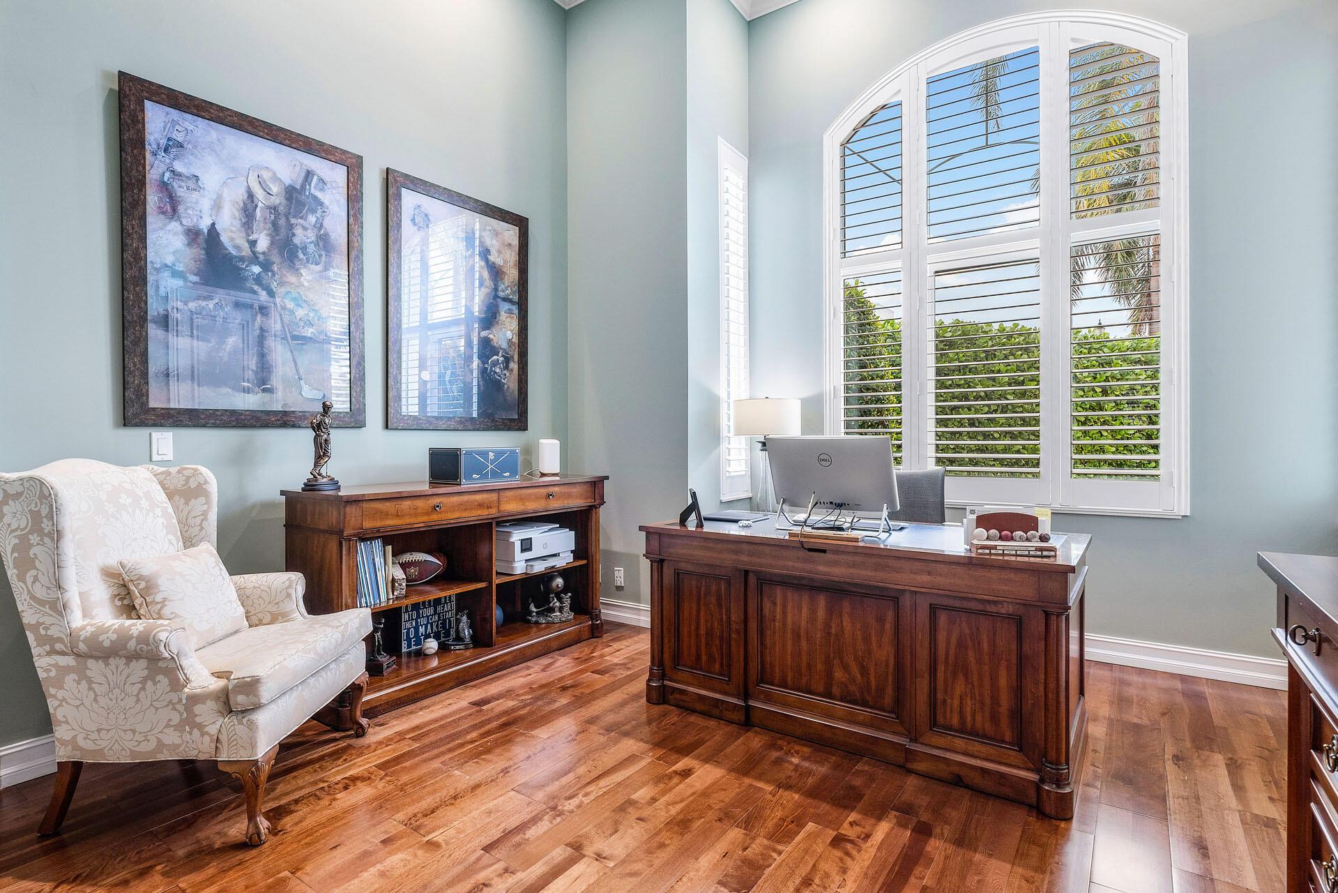 ROYAL PALM YACHT & COUNTRY CLUB - Residential