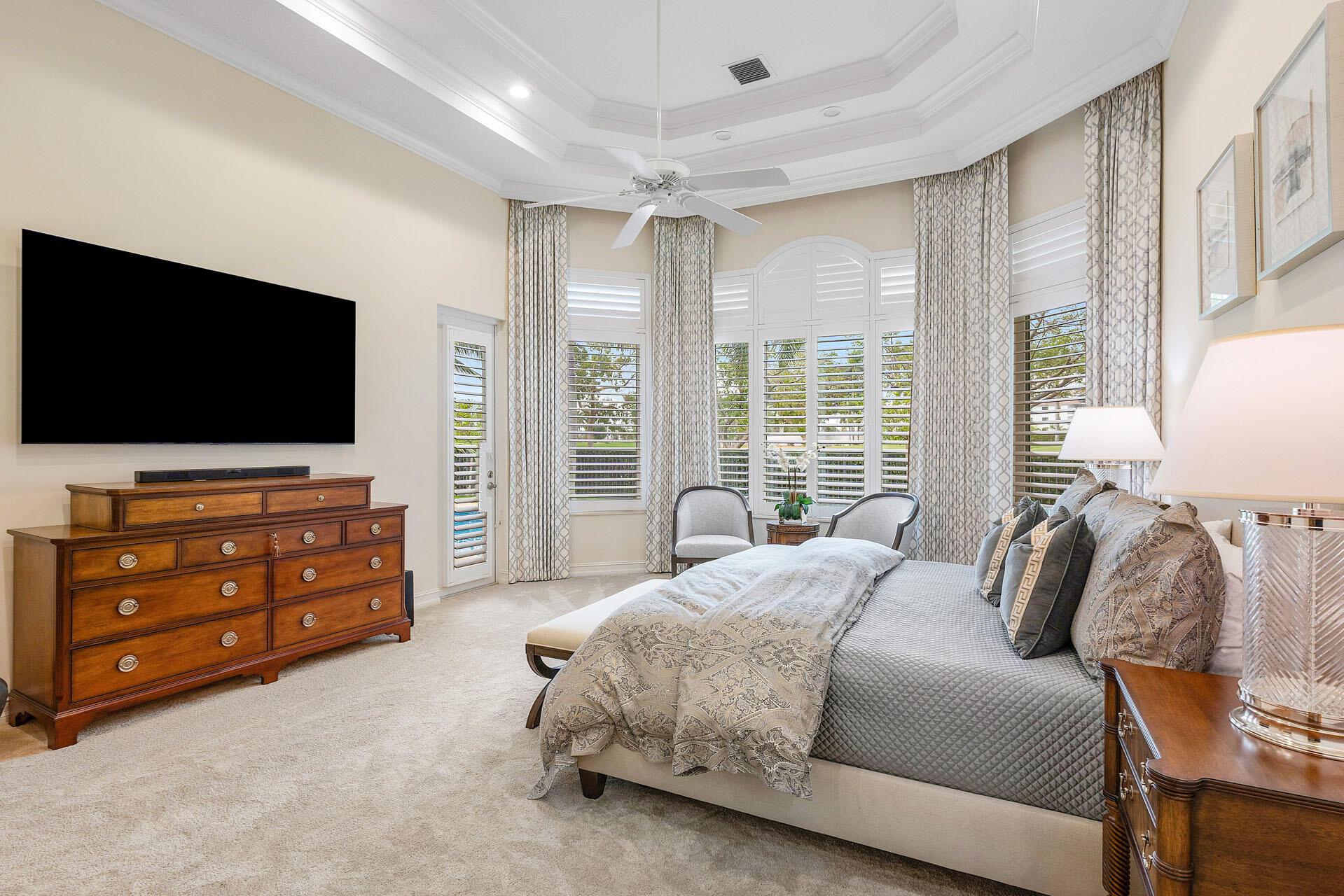 ROYAL PALM YACHT & COUNTRY CLUB - Residential