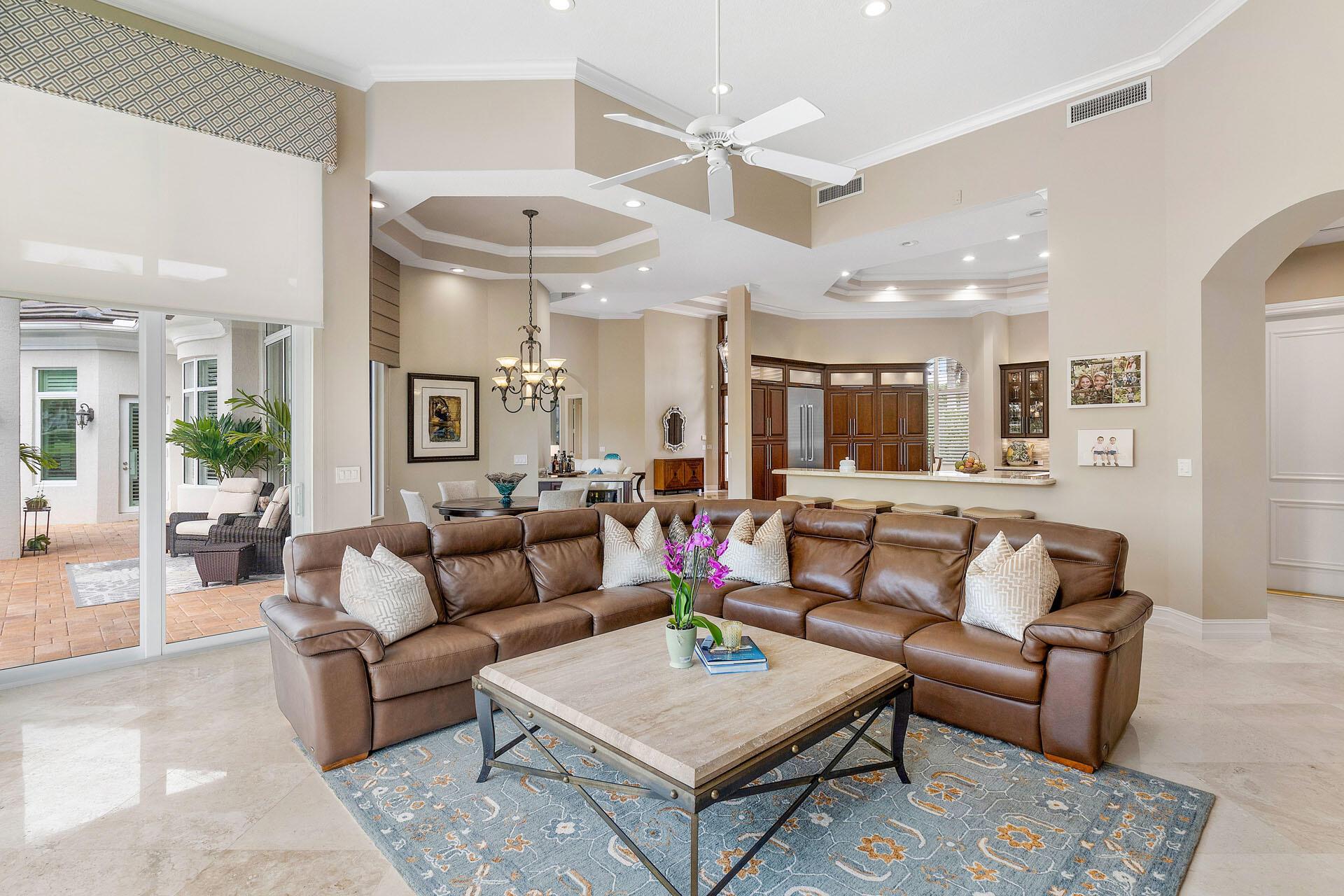 ROYAL PALM YACHT & COUNTRY CLUB - Residential