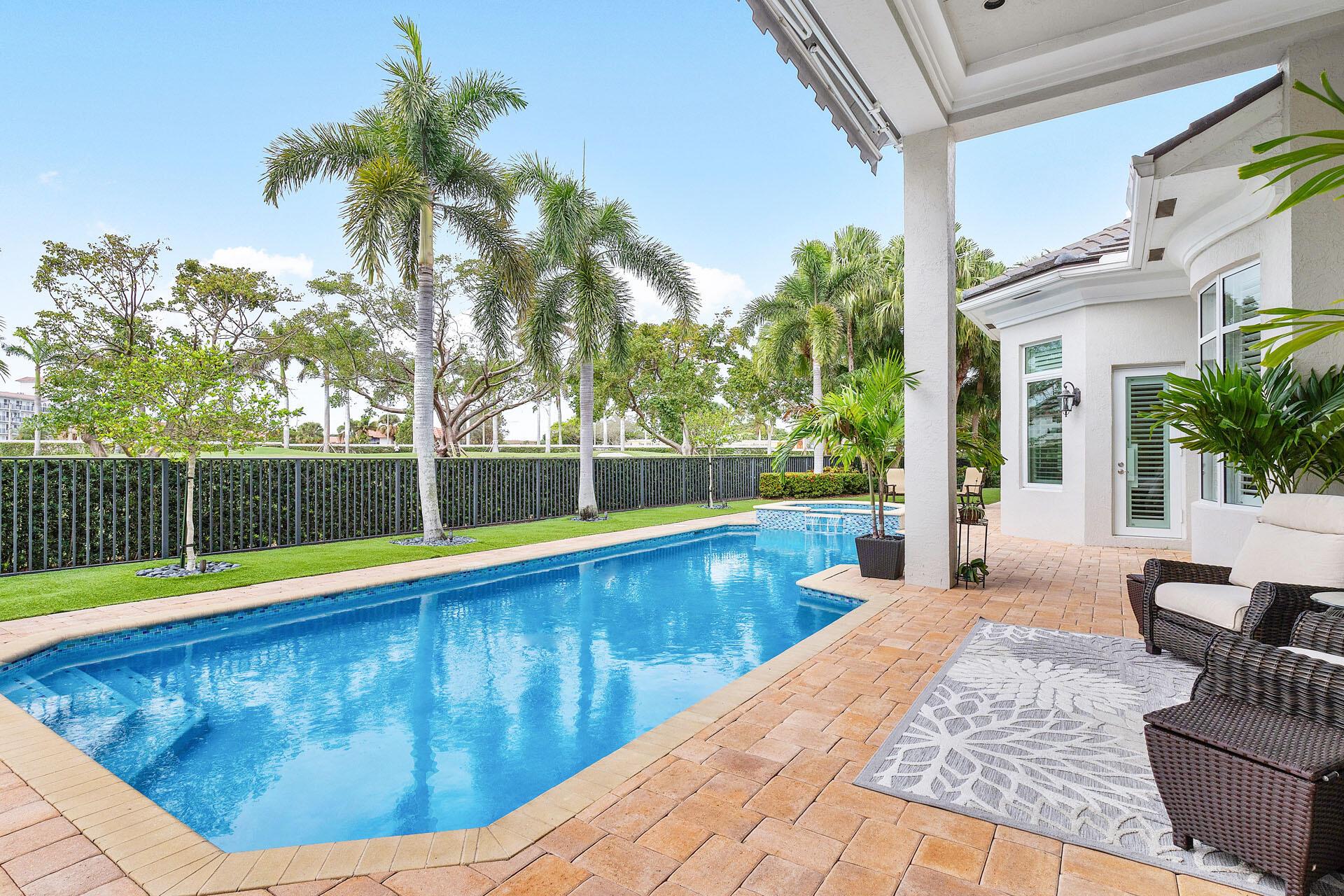 ROYAL PALM YACHT & COUNTRY CLUB - Residential