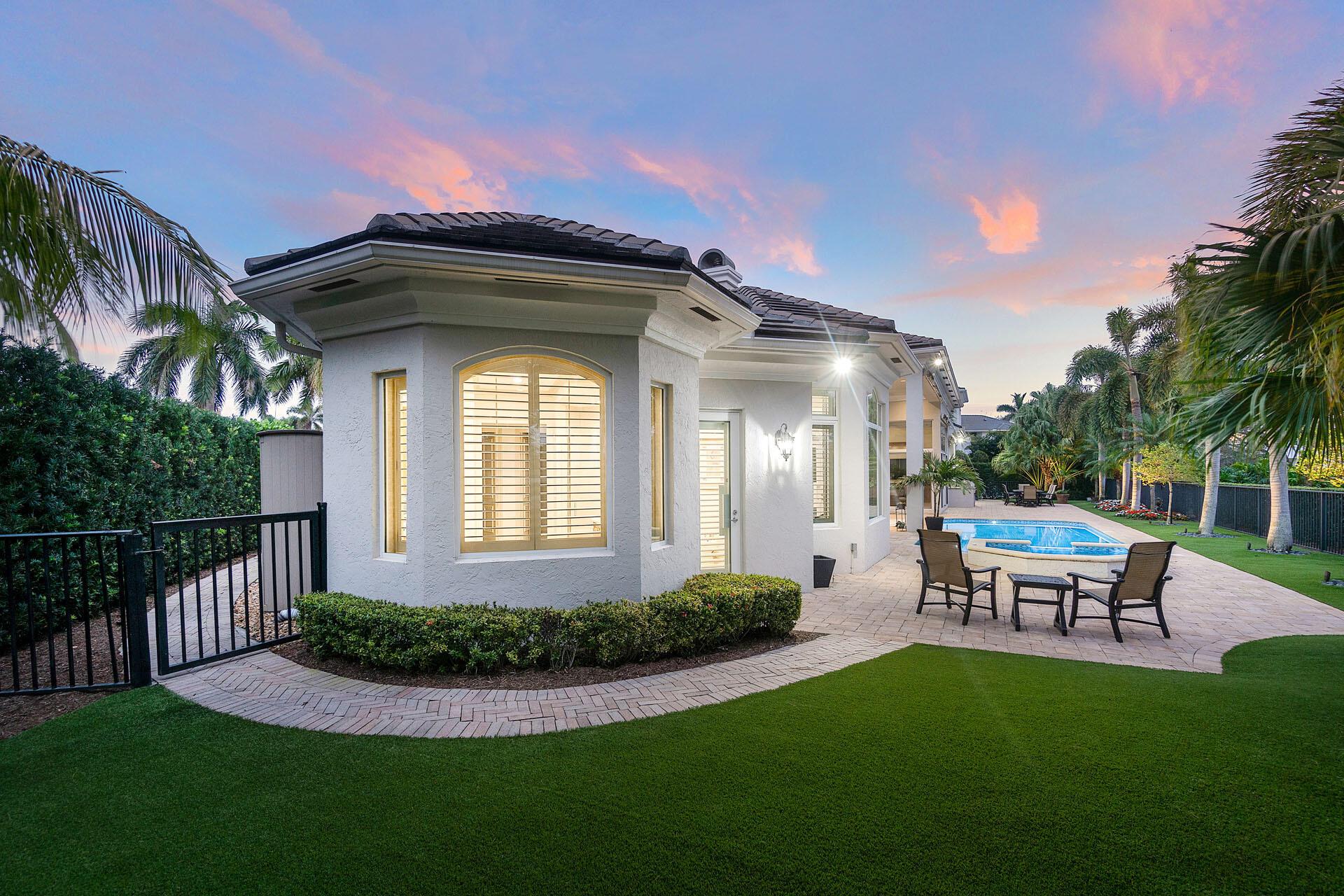 ROYAL PALM YACHT & COUNTRY CLUB - Residential