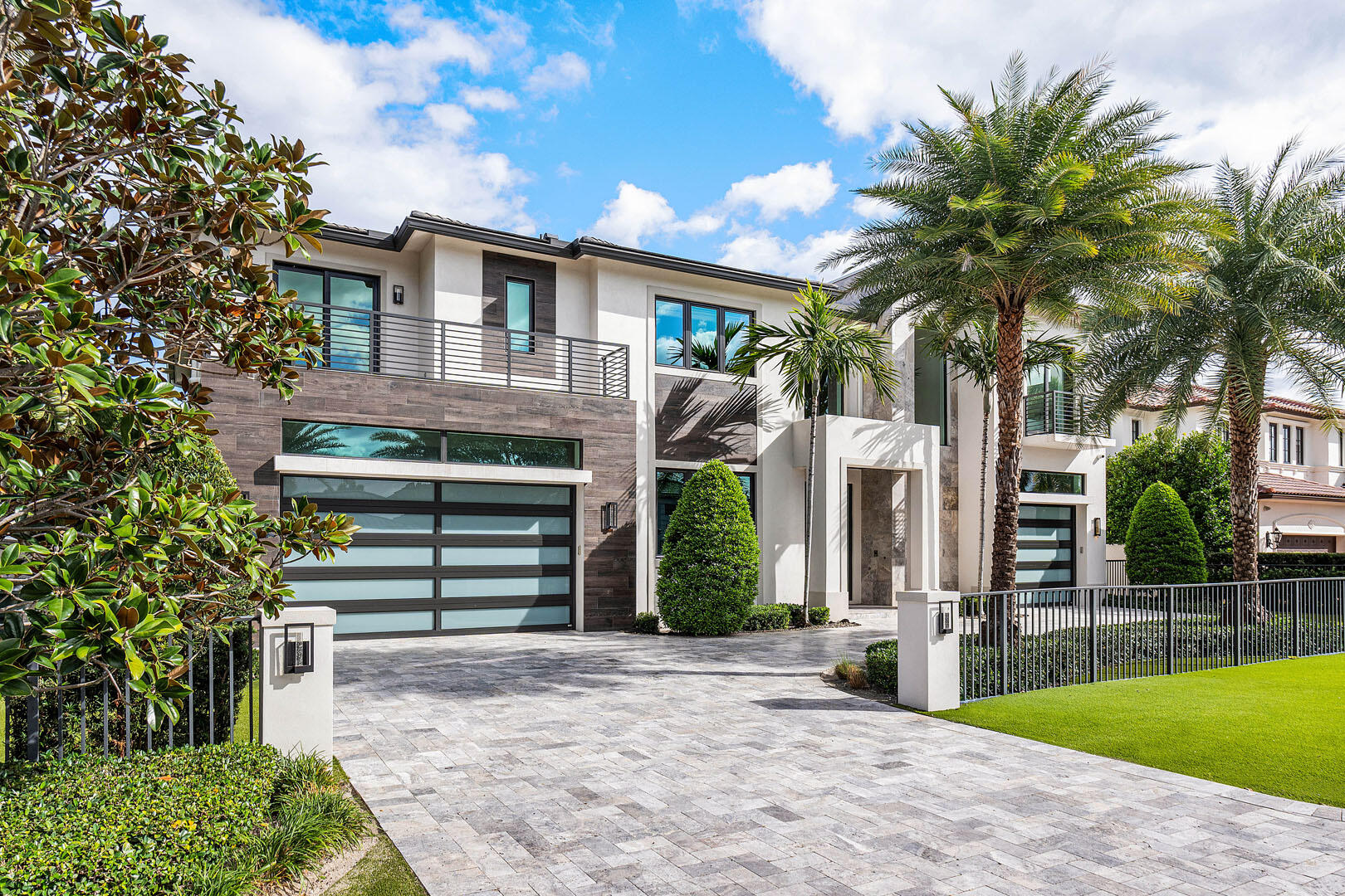 ROYAL PALM YACHT & COUNTRY CLUB - Residential