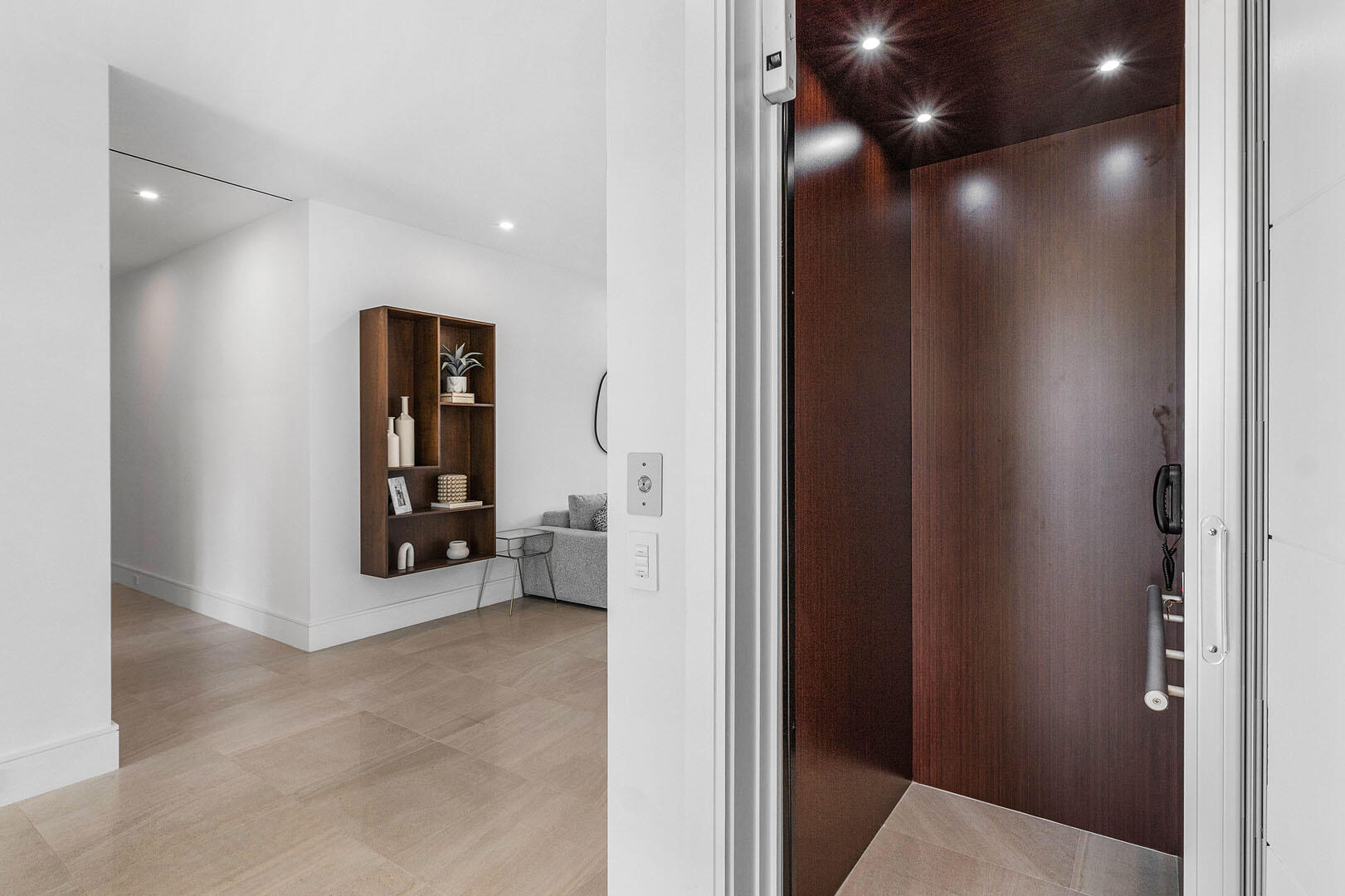 ROYAL PALM YACHT & COUNTRY CLUB - Residential