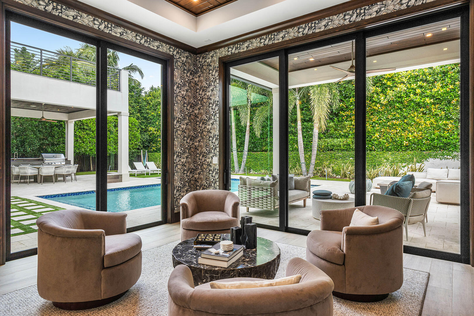 ROYAL PALM YACHT & COUNTRY CLUB - Residential