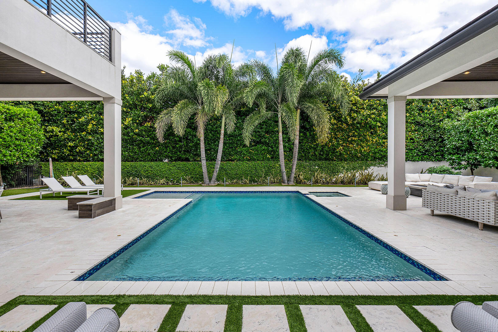 ROYAL PALM YACHT & COUNTRY CLUB - Residential